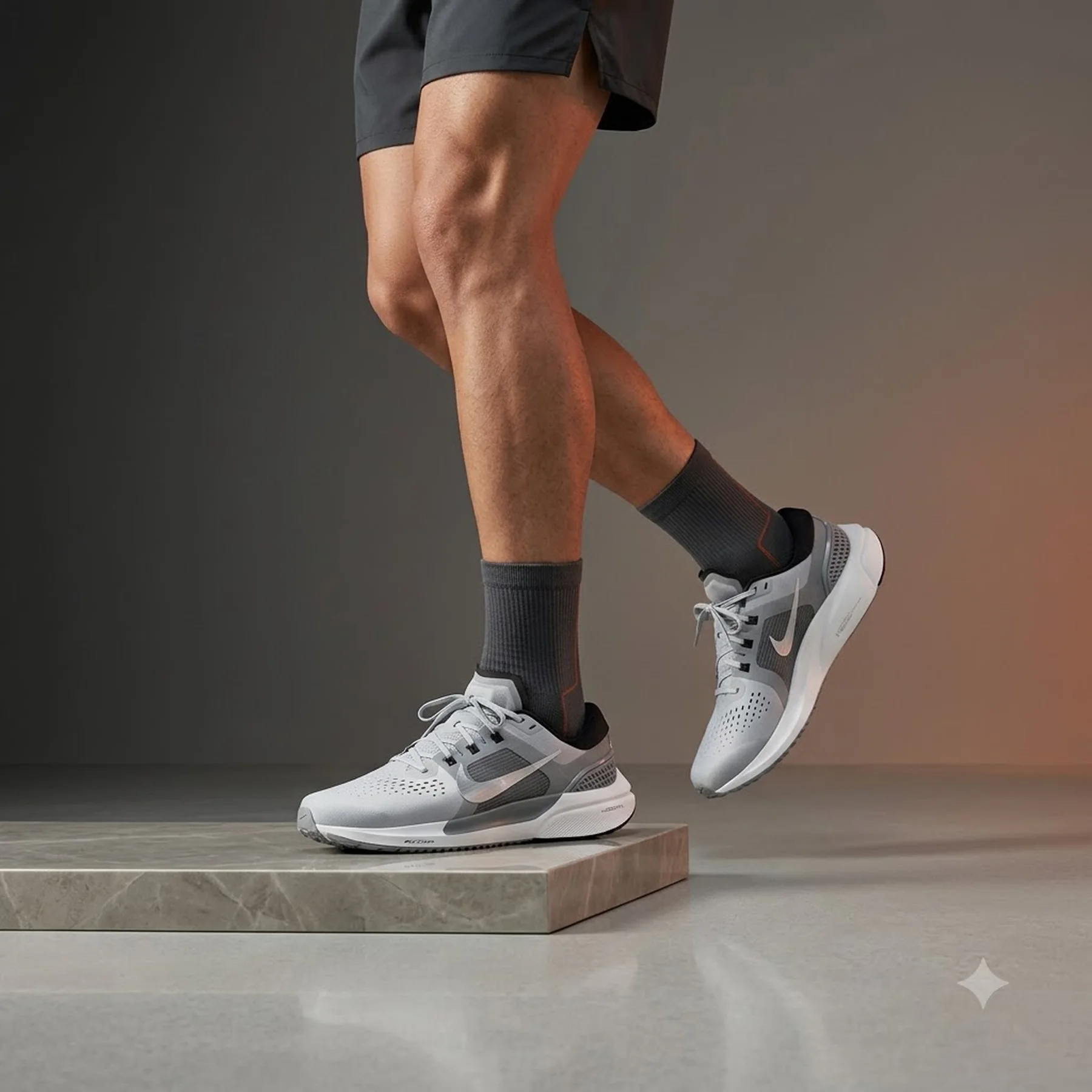 Кросівки для бігу унісекс Nike Air Zoom Vomero 15 (CU1855-003)