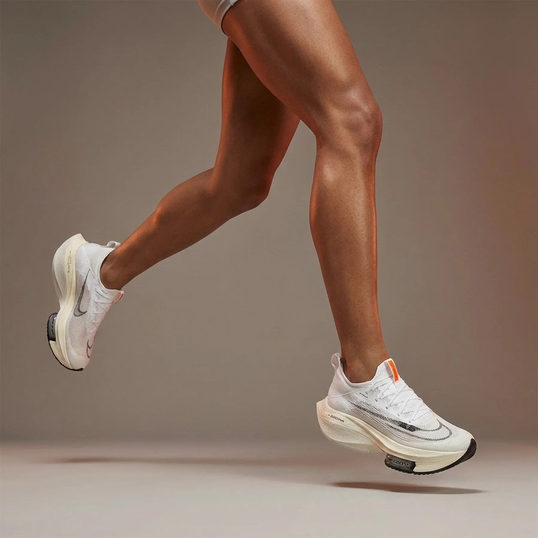 Кросівки для бігу жіночі Nike Air Zoom Alphafly (DJ6206-100)
