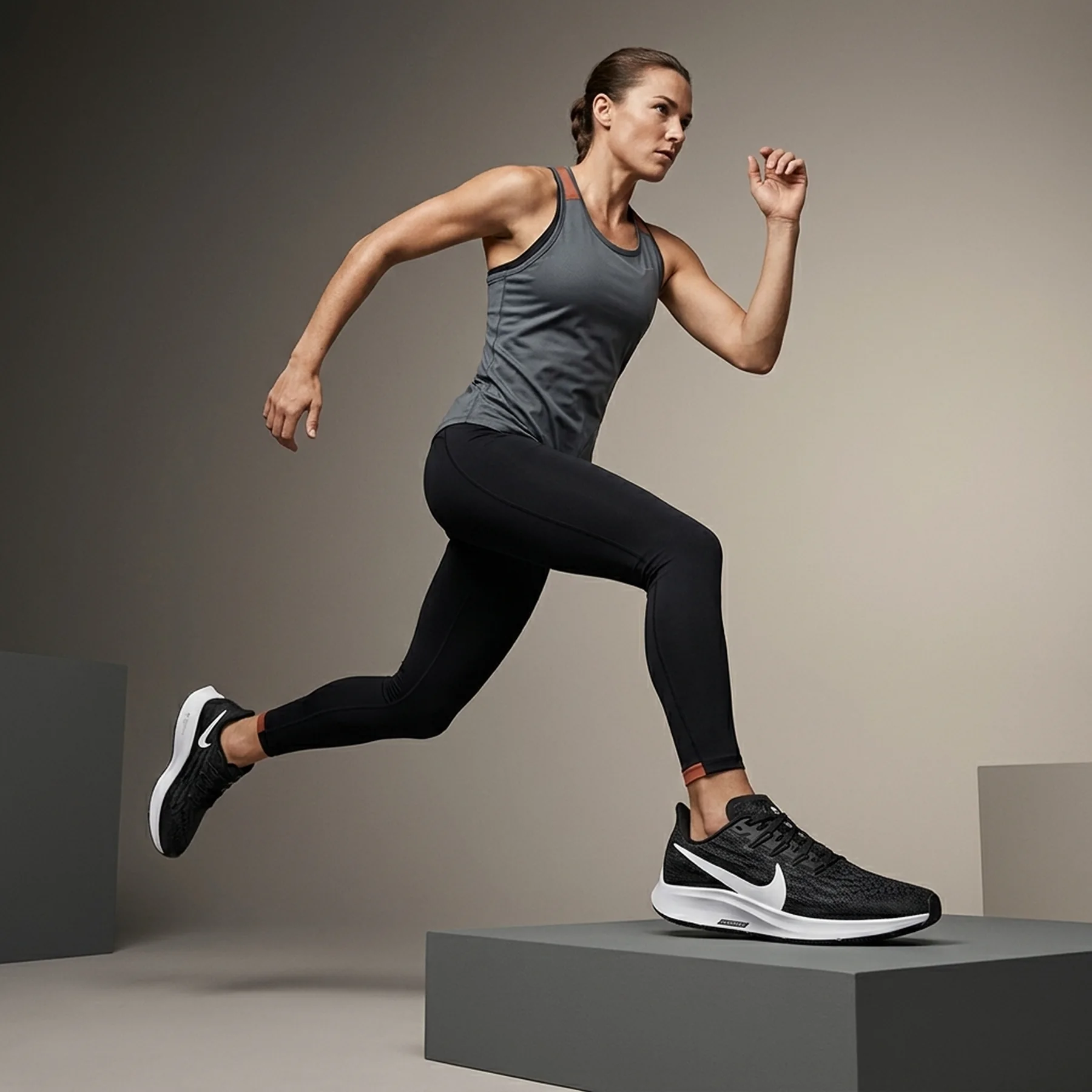 Кросівки для бігу жіночі Nike Air Zoom Pegasus 36 (AQ2210-004)