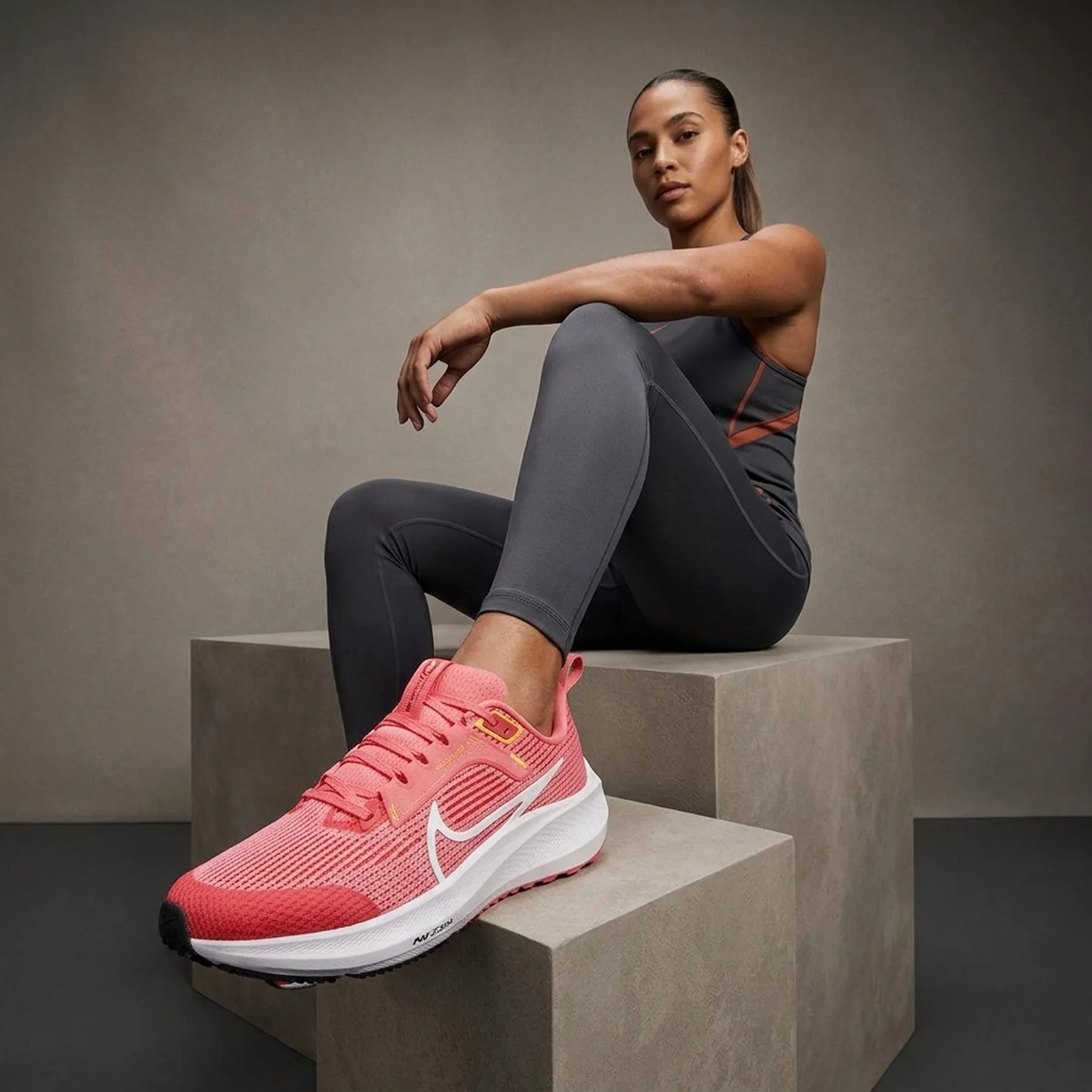 Кросівки для бігу жіночі Nike Air Zoom Pegasus 40 (DX2498-600)