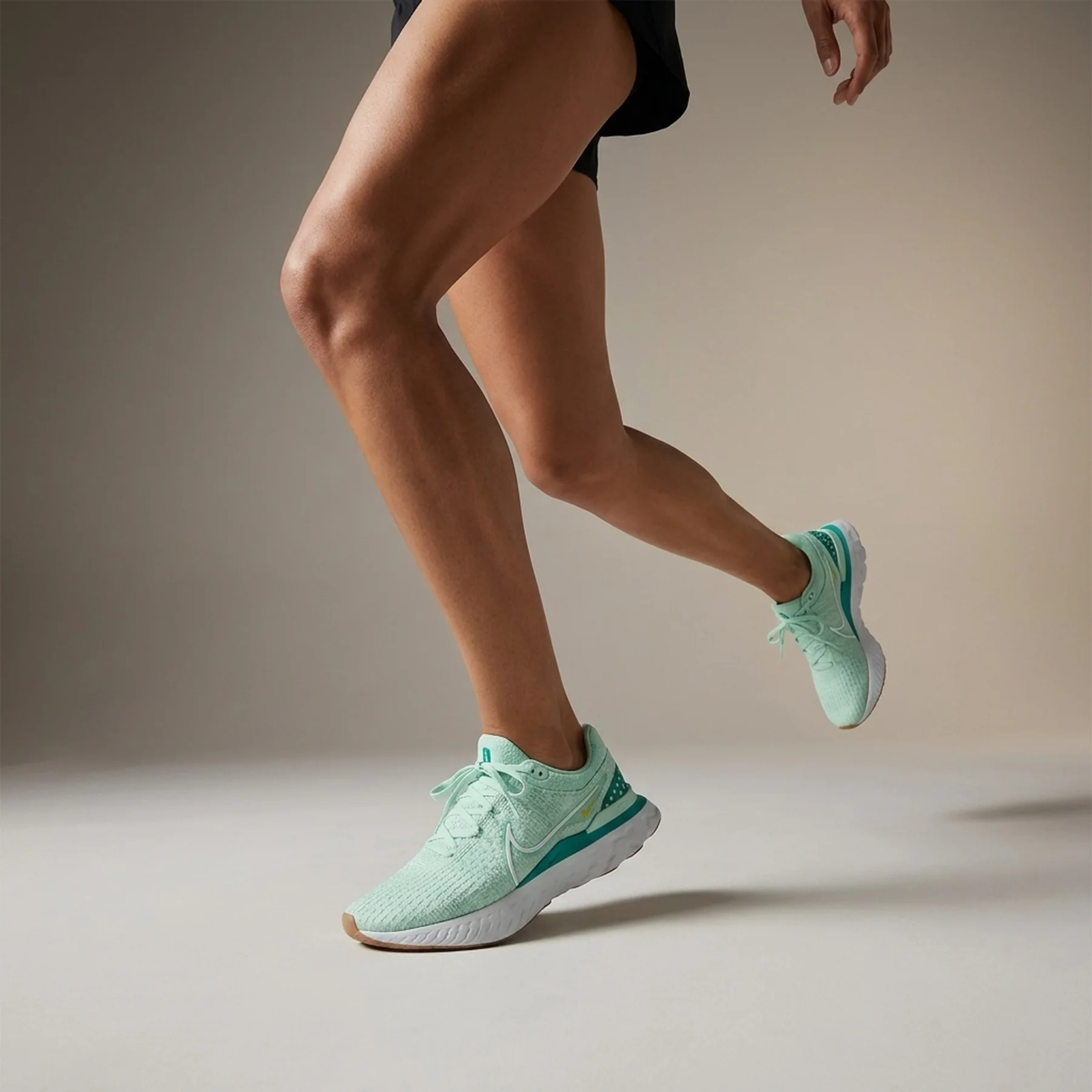 Кросівки для бігу жіночі Nike React Infinity Run Flyknit 3 Women's (DD3024-301)