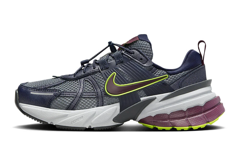 Кросівки для бігу жіночі Nike V2k Run Nh Luminous (FV6602-400)