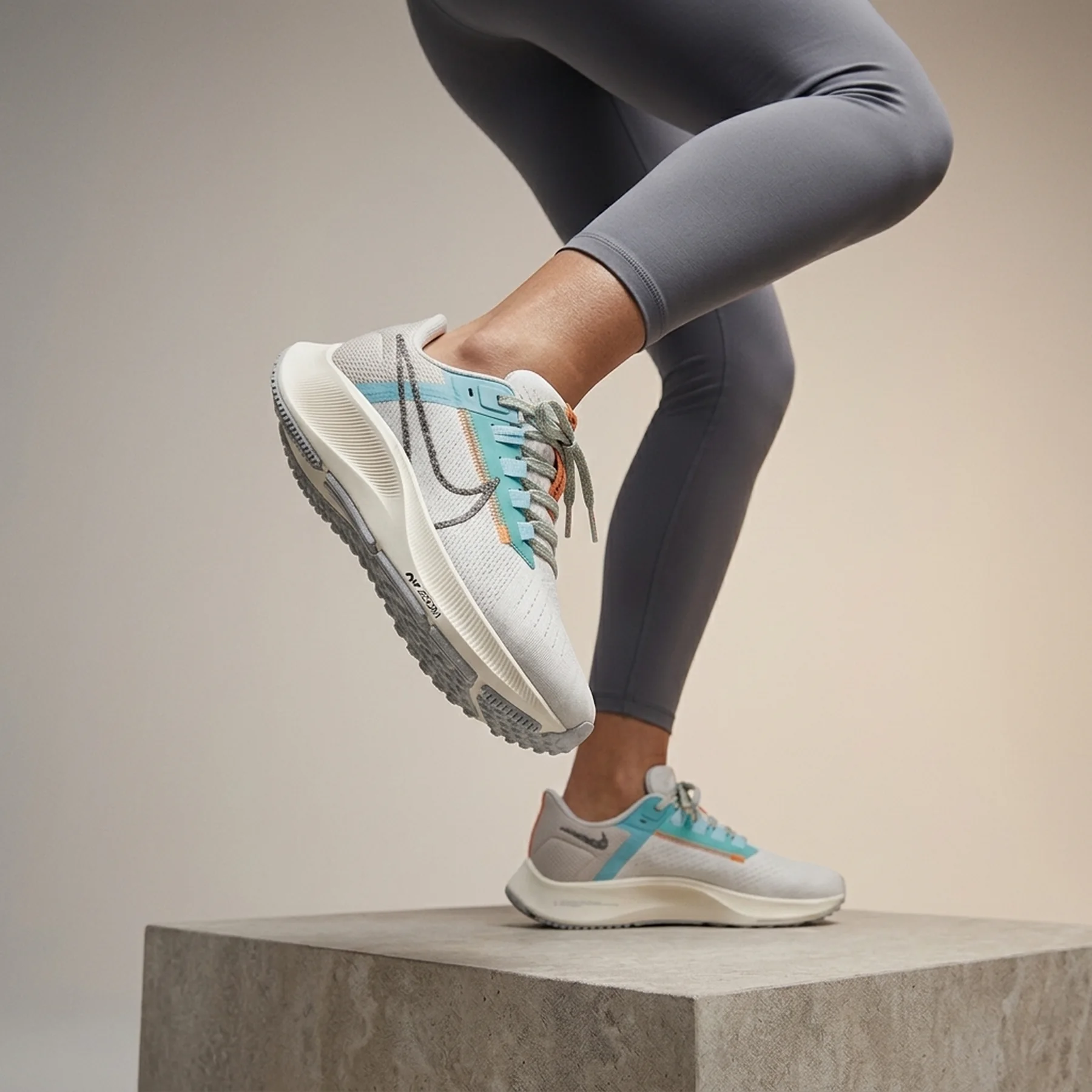 Кросівки для бігу жіночі Nike Wmns Air Zoom Pegasus 38 (DC4566-100)