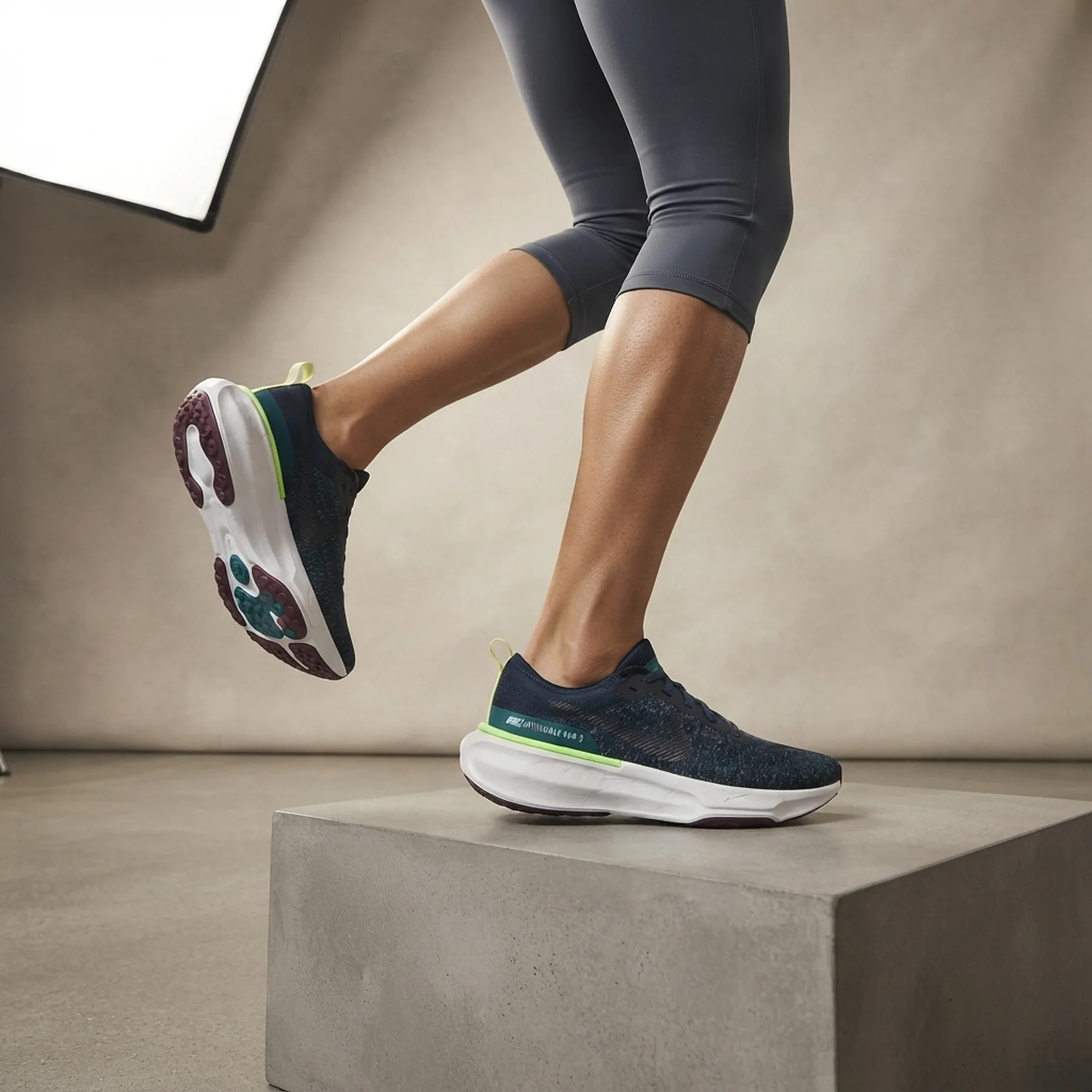 Кросівки для бігу жіночі Nike Zoomx Invincible Run Fk3 (DR2615-402)
