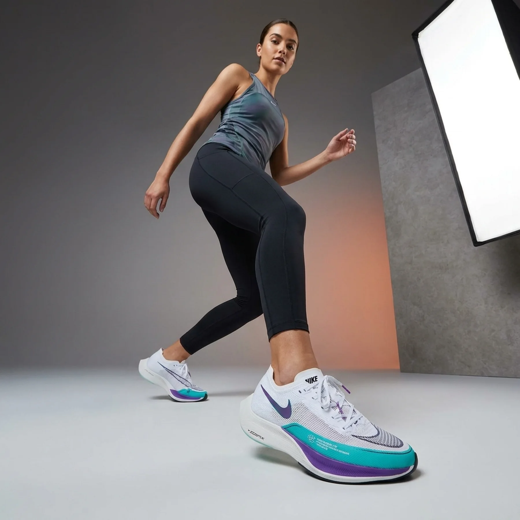 Кросівки для бігу жіночі Nike Zoomx Streakfly (DJ6566-103)