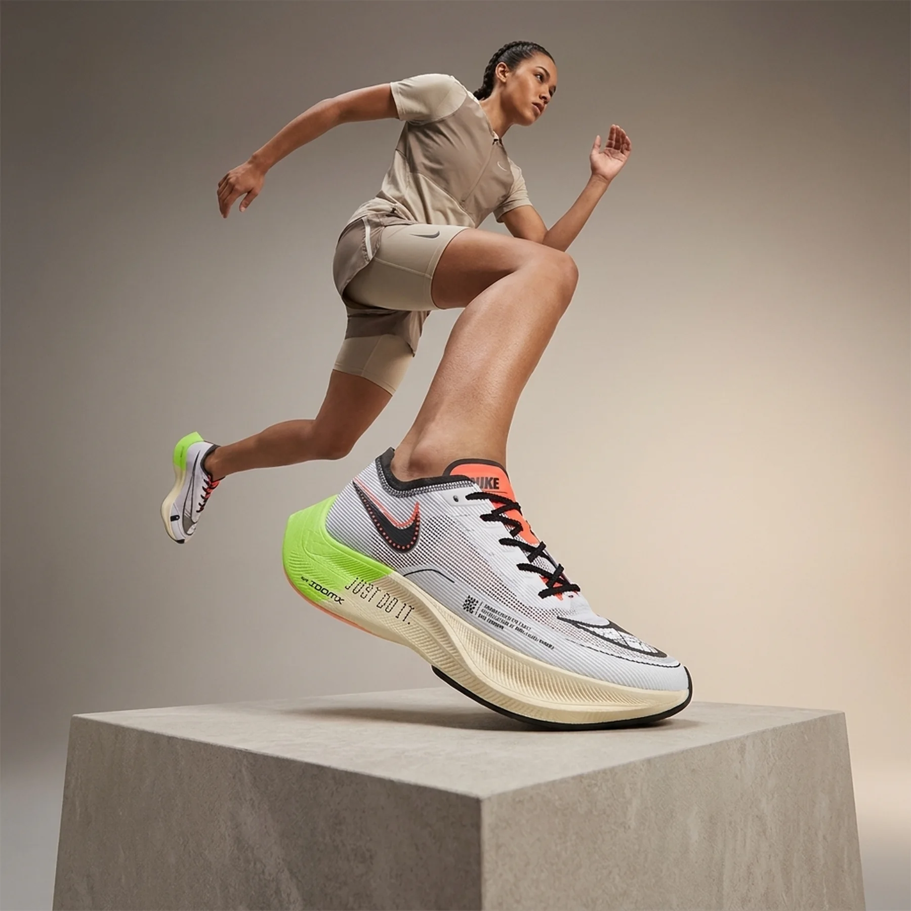 Кросівки для бігу жіночі Nike Zoomx Vaporfly Next% 2 (FB1846-101)