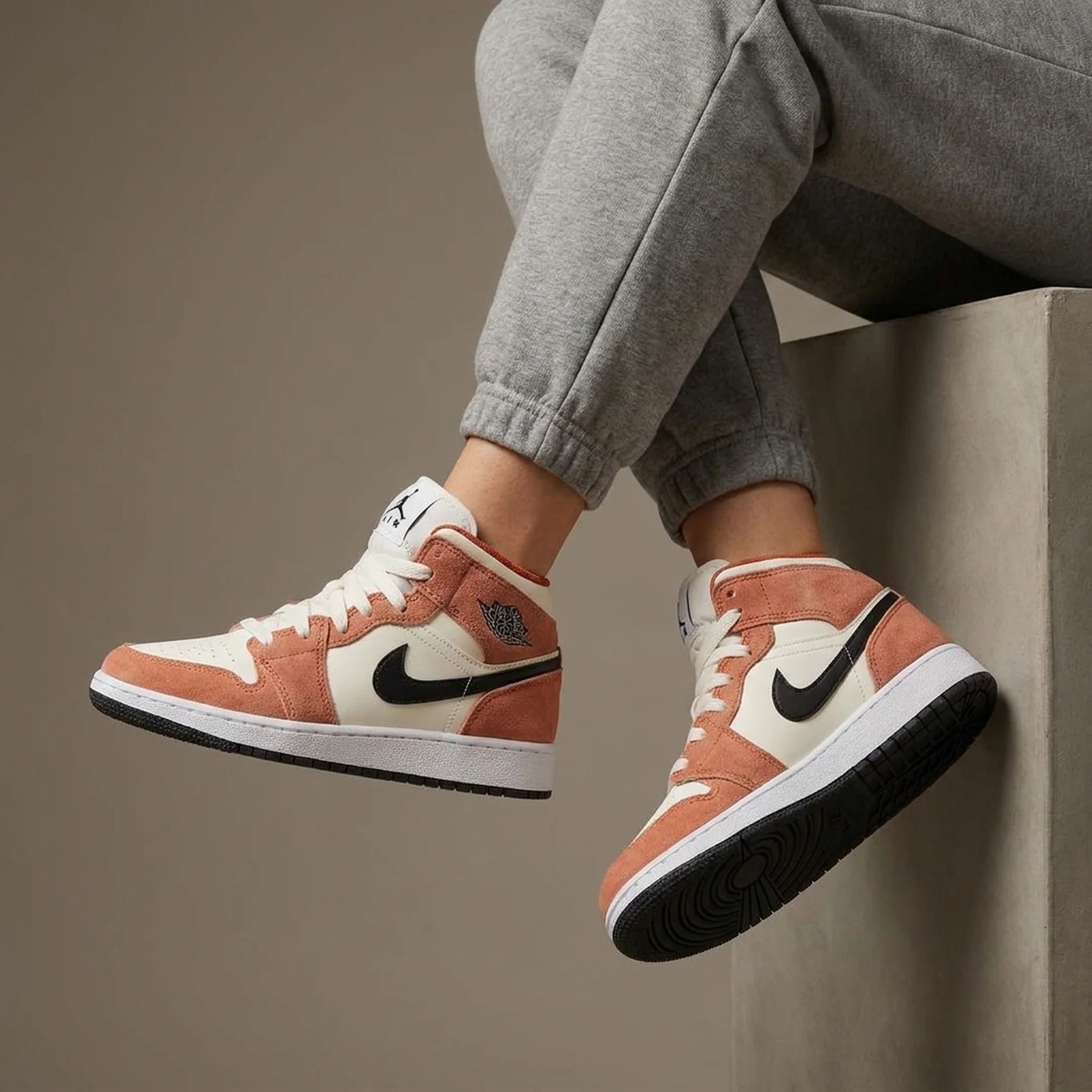 Кросівки Jordan 1 mid gs