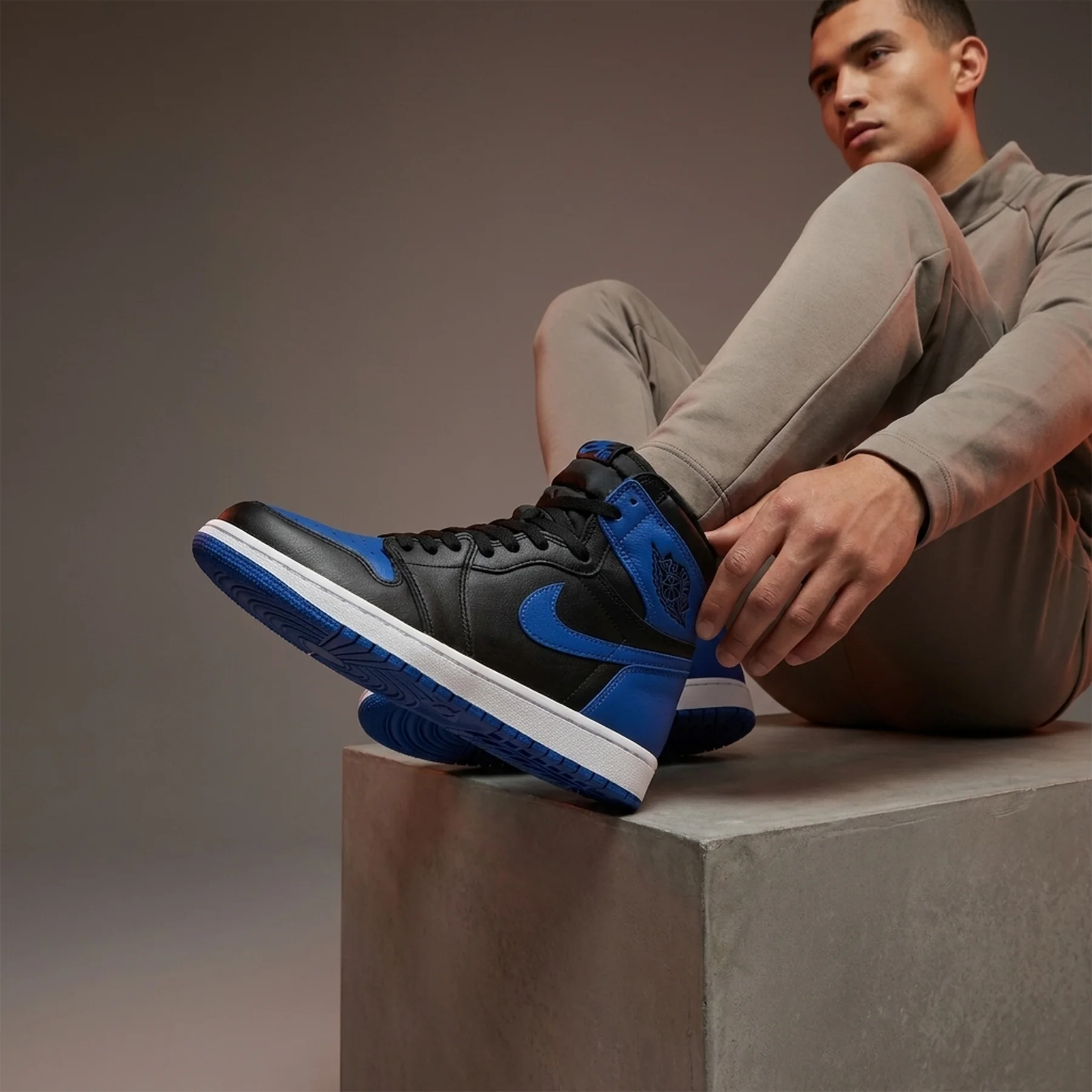Кросівки Jordan 1 retro high og royal blue