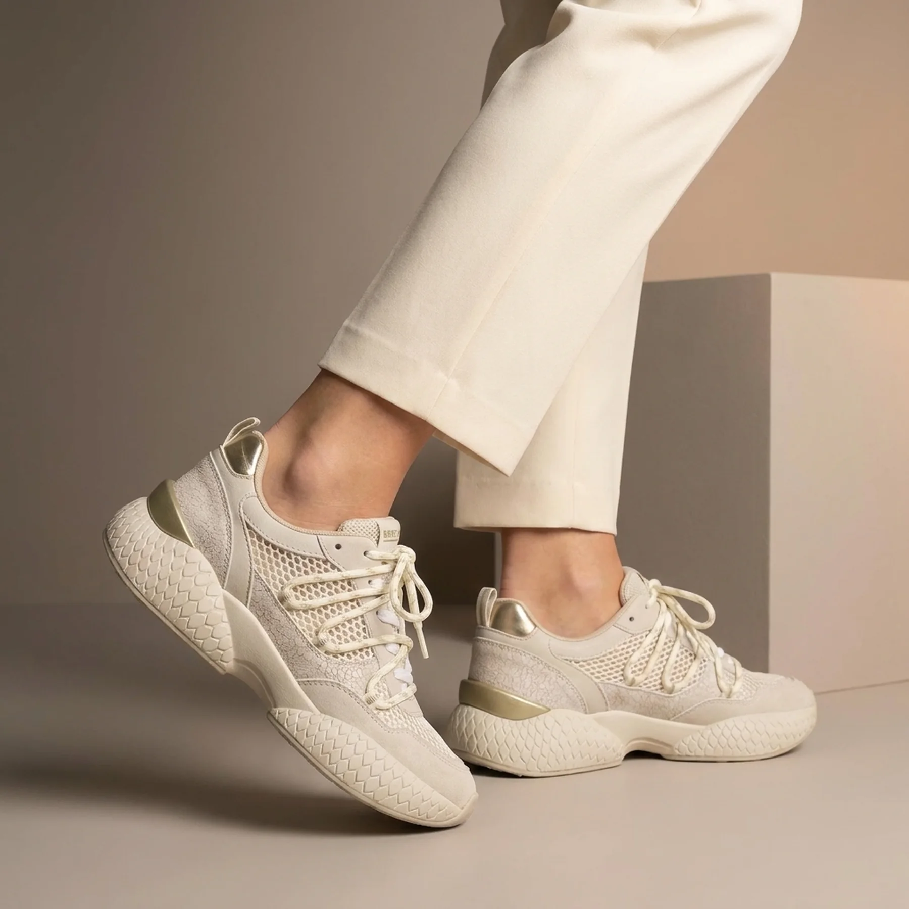Кросівки Ladies Casual Sneakers Low 629703SFJ-E17 Safety Jogger 37 Бежевий