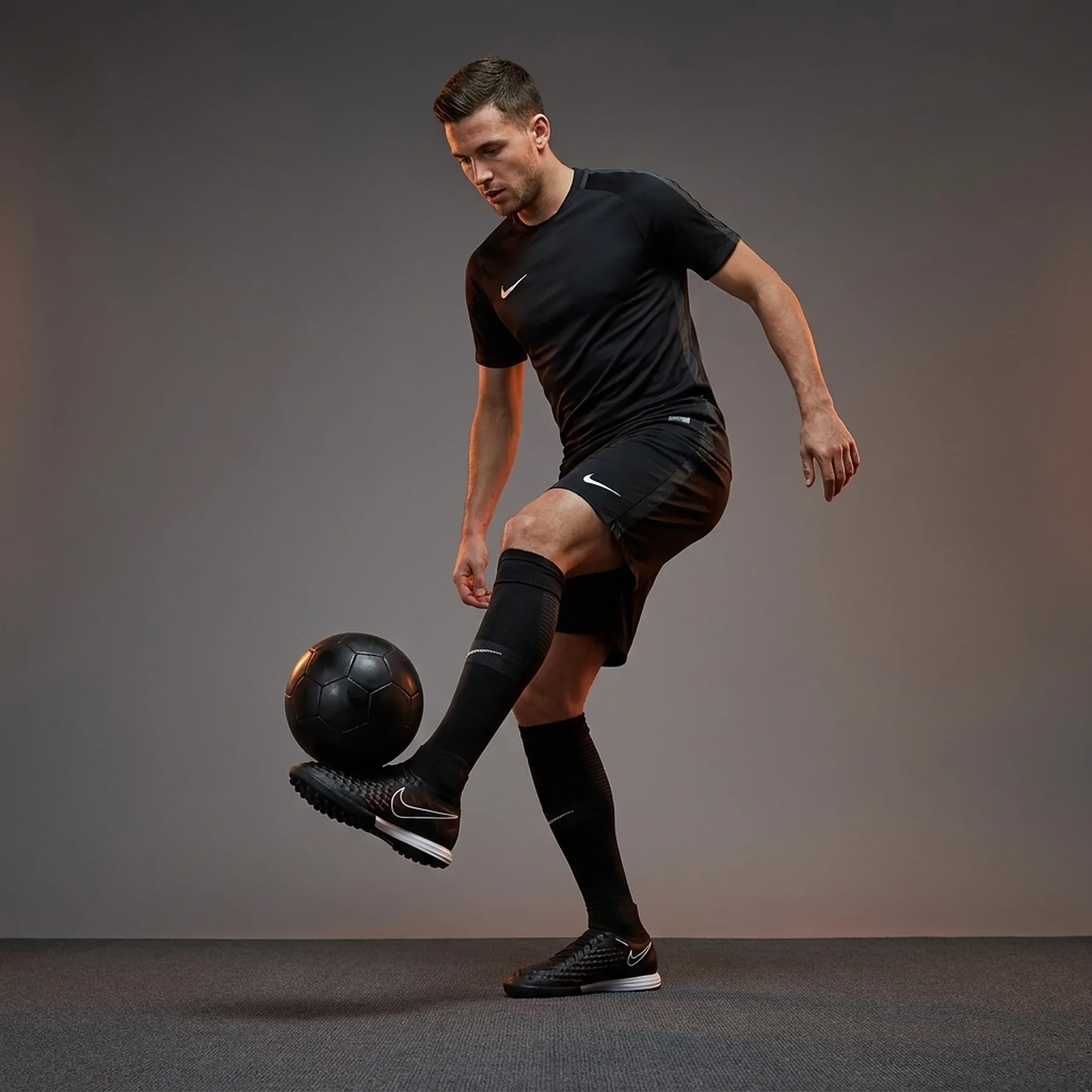 Кросівки Magista Proximo II DF TF Dark Grey Black Volt