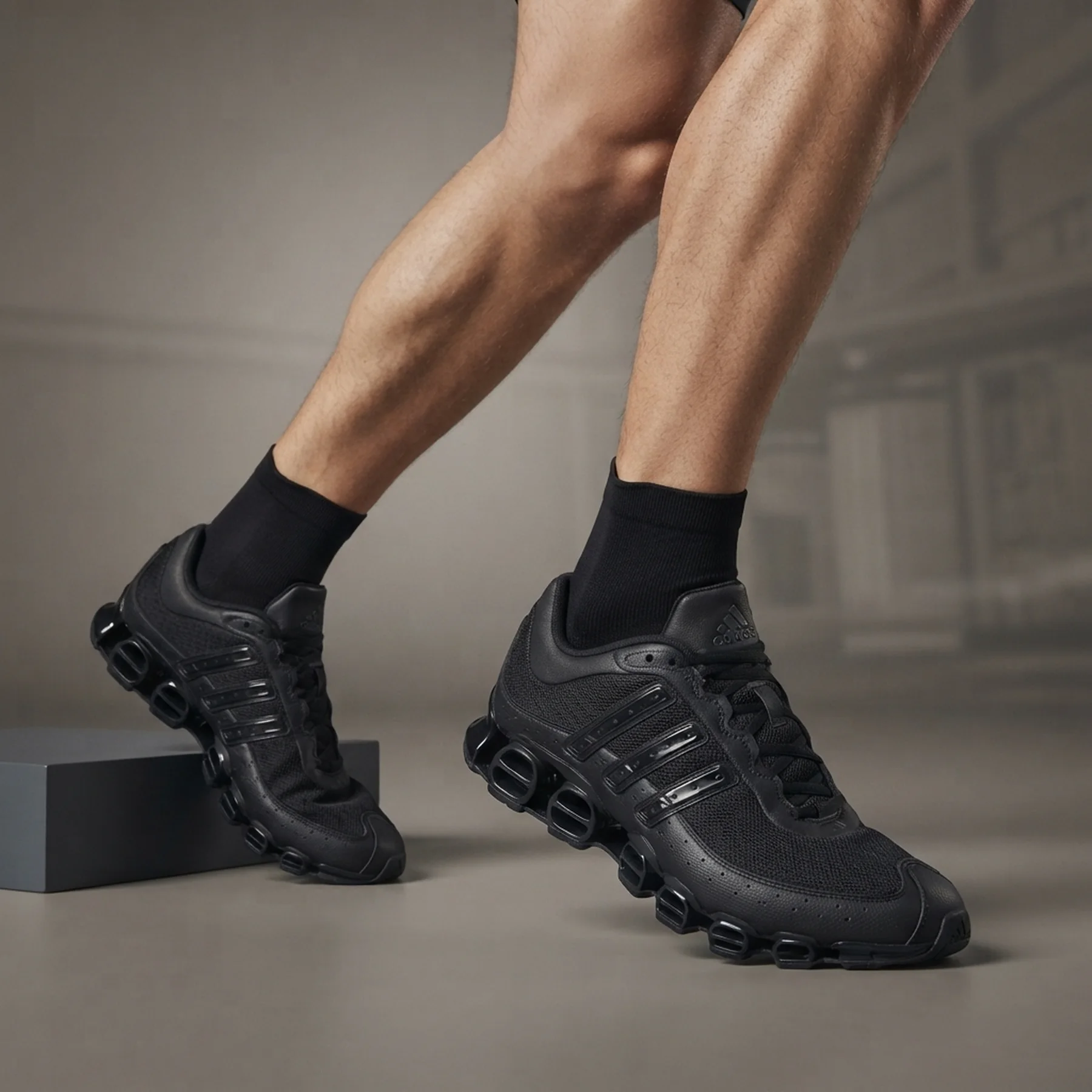 Кросівки MEGARIDE JP9626 Adidas 10 (44,5) Чорний