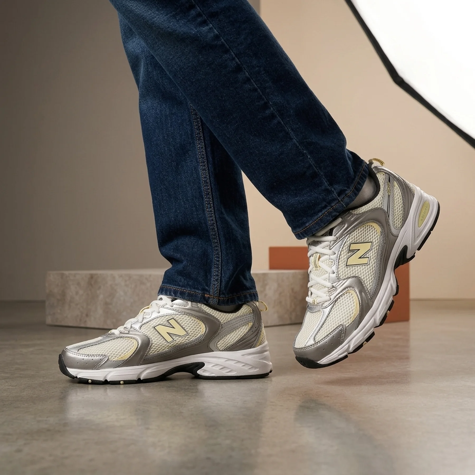 Кросівки New Balance 530 Silver Metallic Parchment