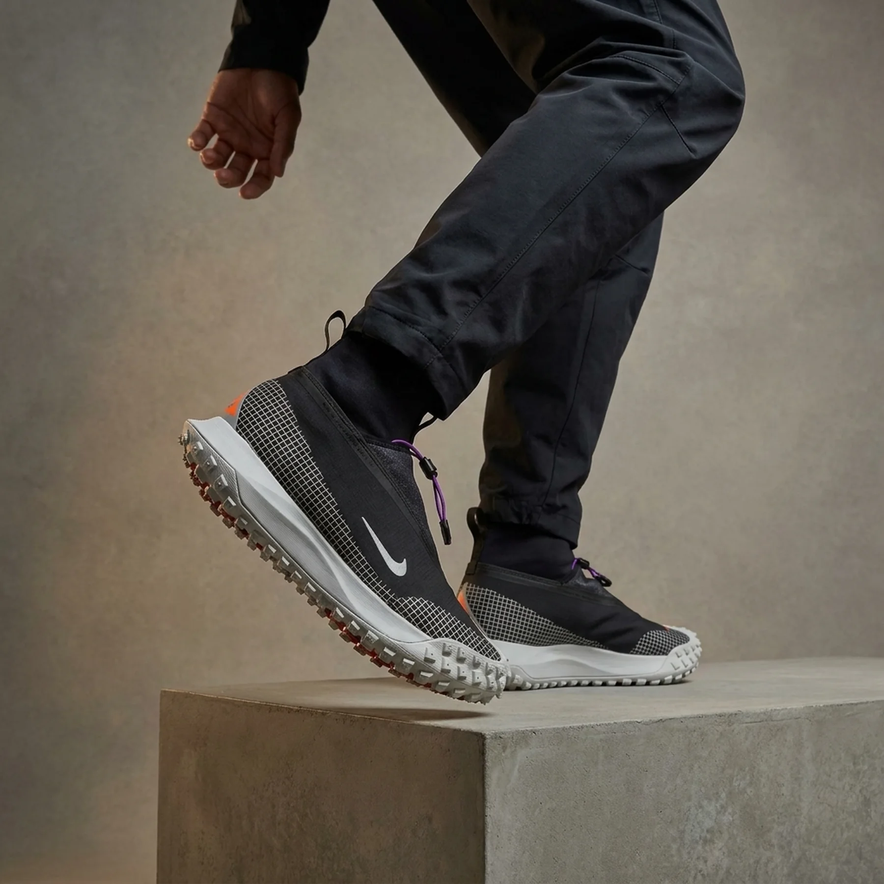 Кросівки чоловічі Nike Acg Mountain Fly Gore-Tex (CT2904-002)