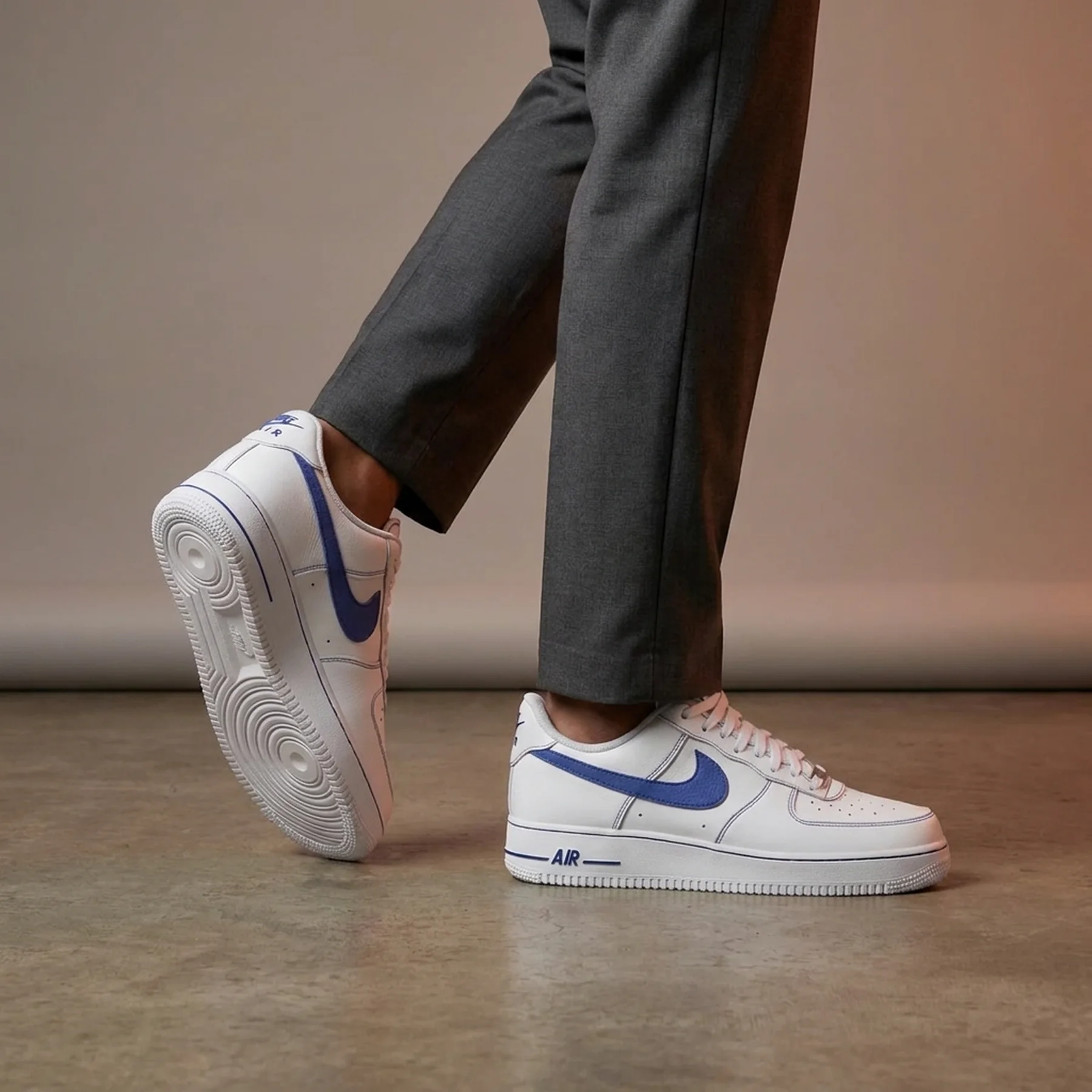 Кросівки Nike AIR FORCE 1 07 LV8