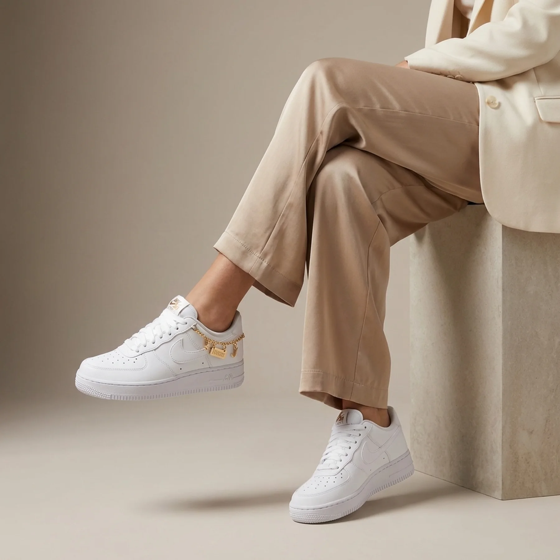 Кросівки Nike AIR FORCE 1 LOW LX
