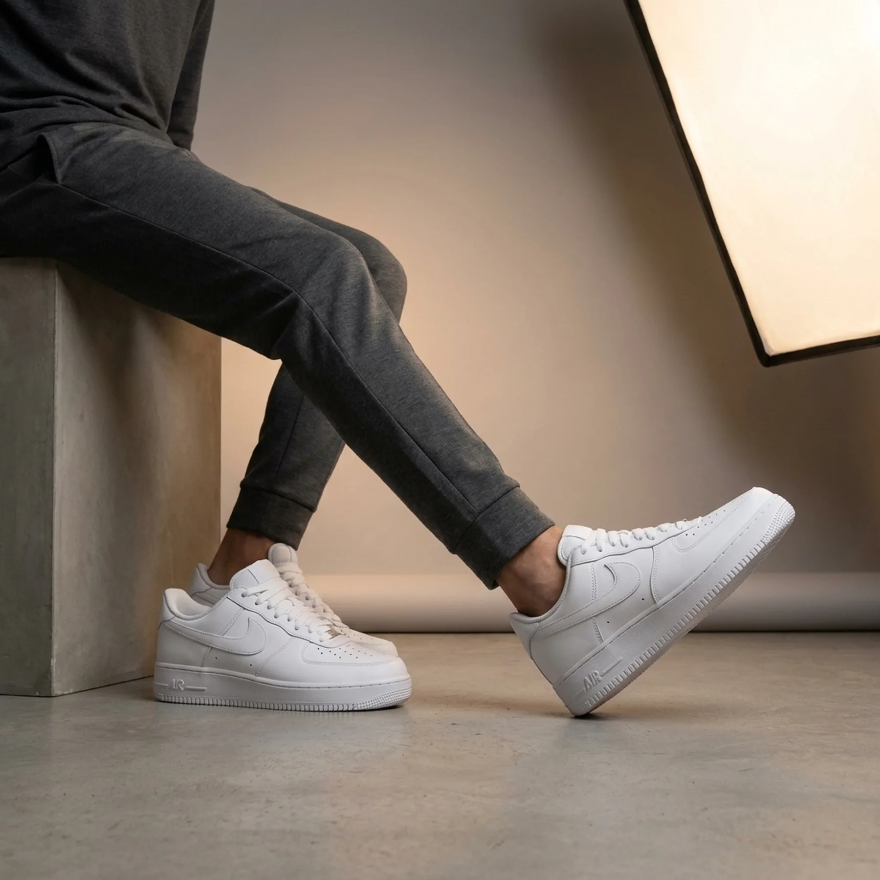 Кросівки Nike Air Force 1 Low Retro (PRM)