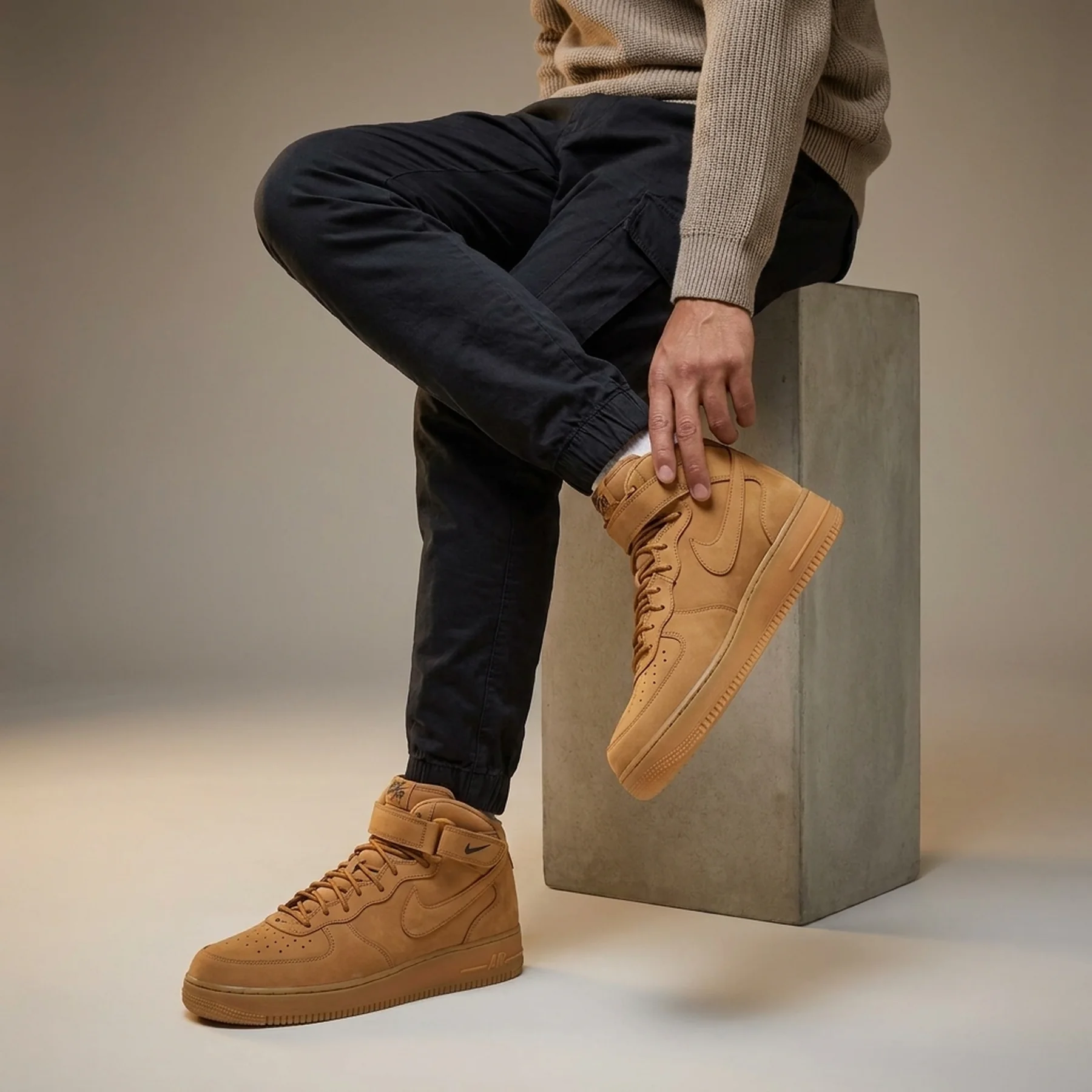Кросівки Nike AIR FORCE 1 MID 07 PRM QS