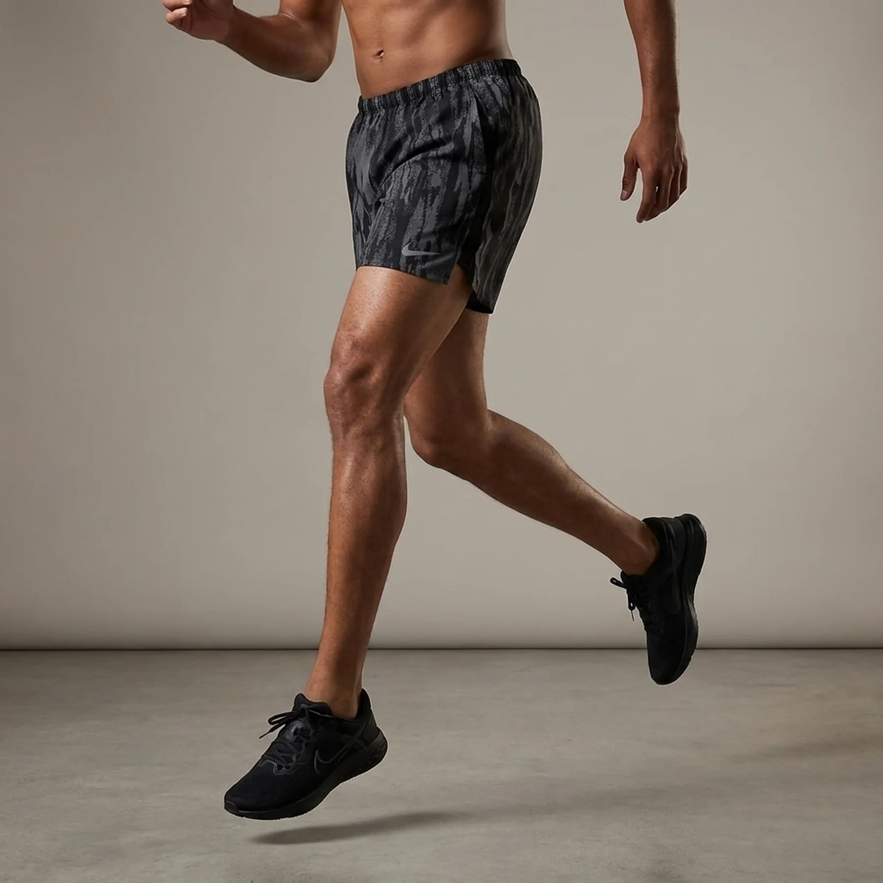 Кросівки Nike challenger shorts