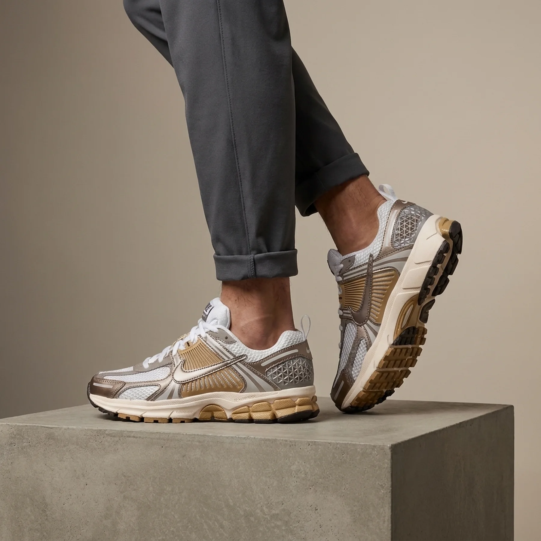 Кросівки Nike vomero 5 (gs)