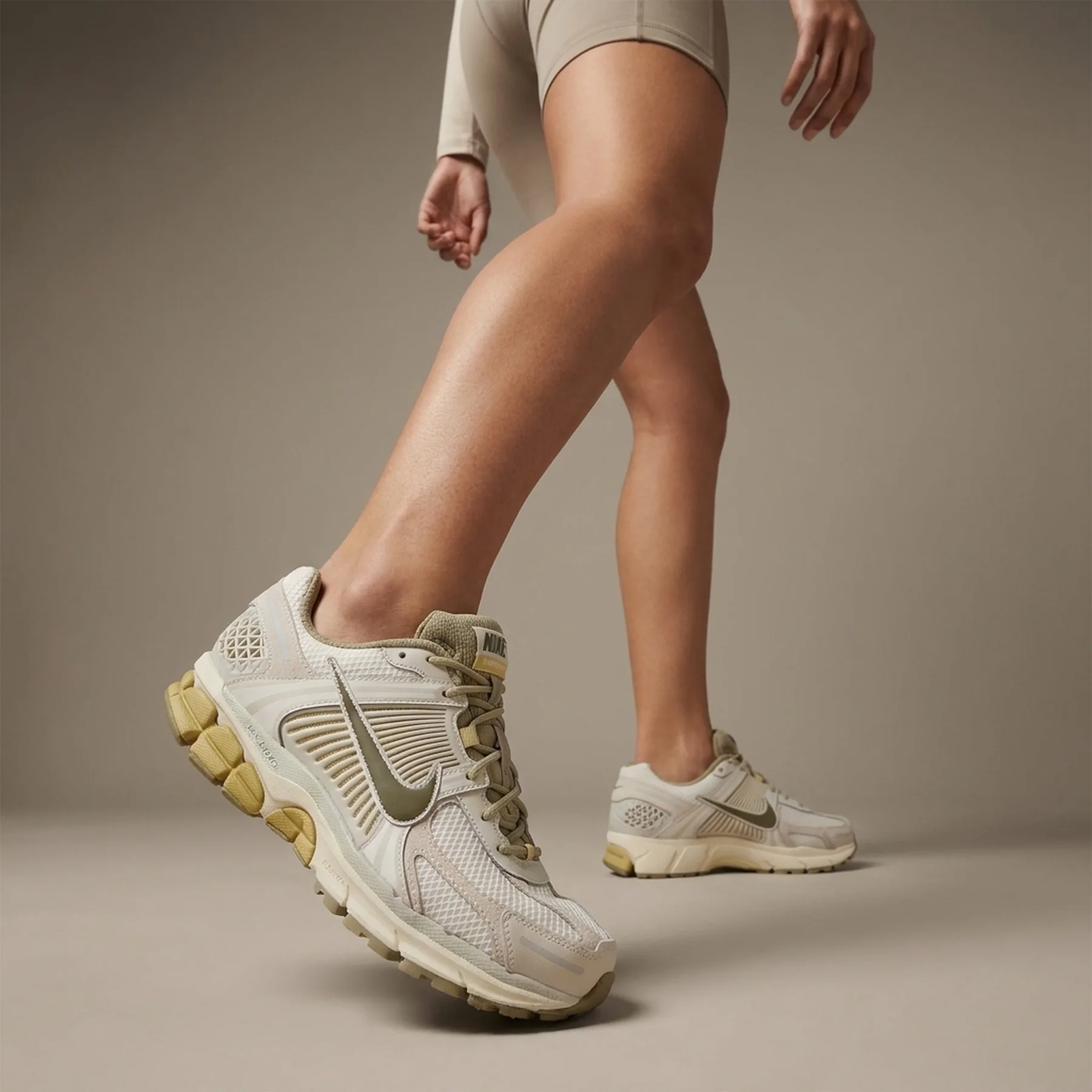 Кросівки Nike Zoom Vomero 5