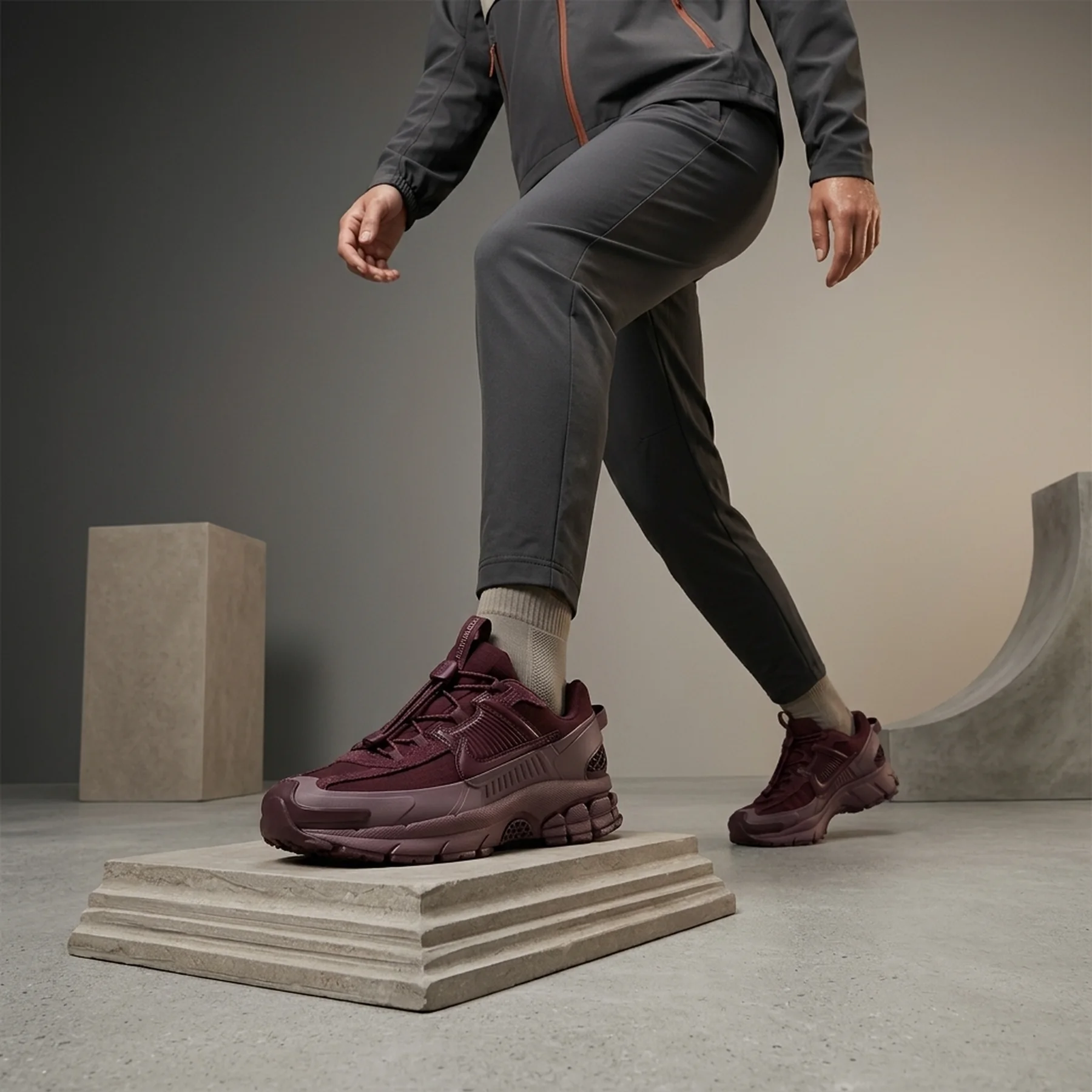 Кросівки Nike Zoom Vomero Roam Burgundy Crush