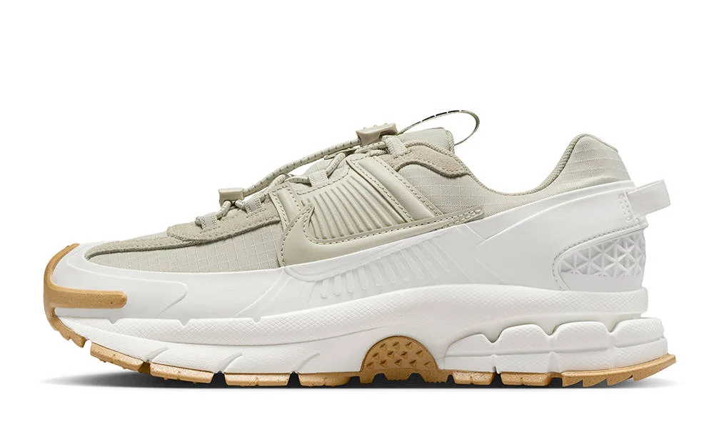 Кросівки Nike Zoom Vomero Roam Winterized Sail Gum