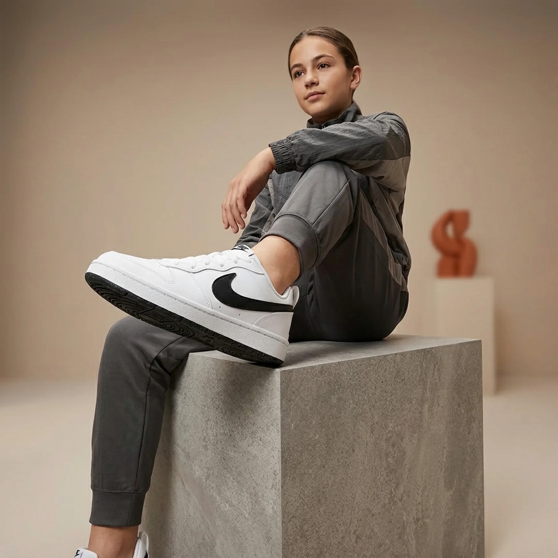 Кросівки підліткові COURT BOROUGH LOW RECRAFT (GS) DV5456-104 Nike 3,5Y (35,5) Білий