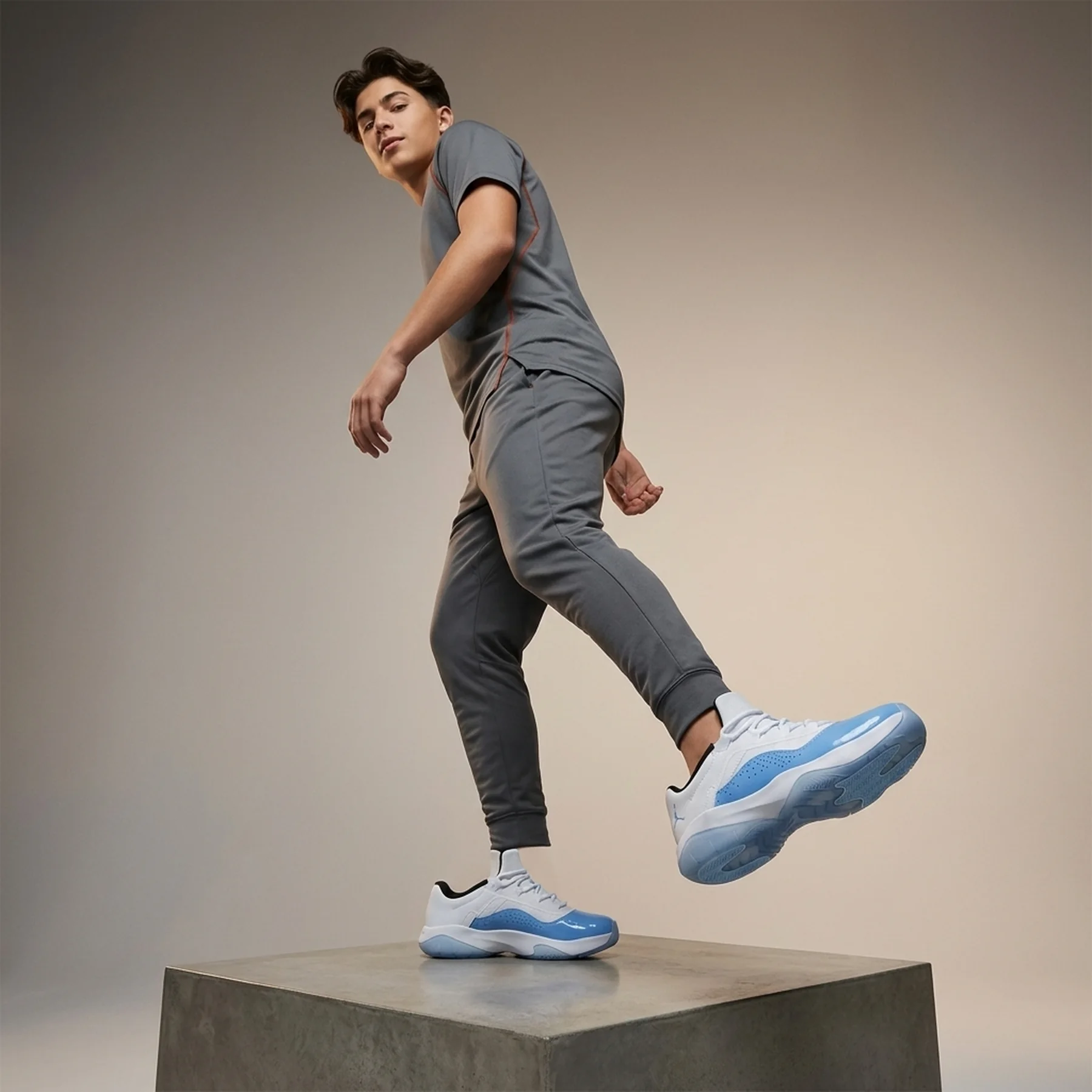 Кросівки підліткові Jordan 11 Cmft Low (CZ0907-114)