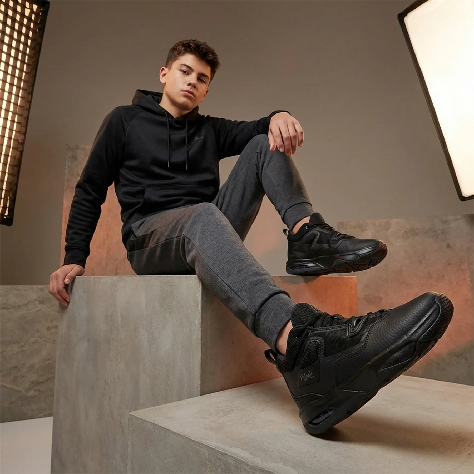 Кросівки підліткові Jordan Stay Loyal 3 (FB9922-001)