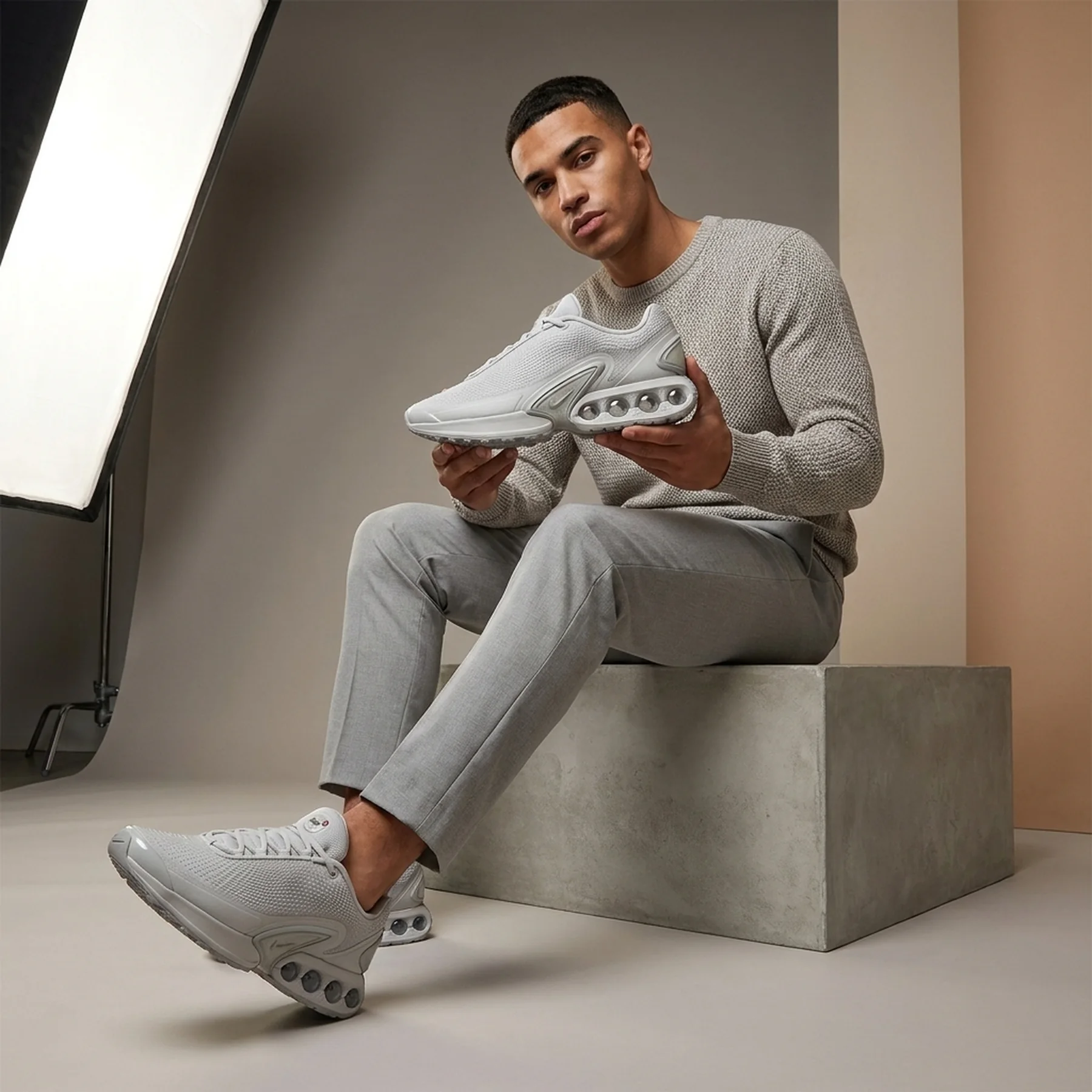 Кросівки підліткові Nike Air Max Dn (FB8987-012)