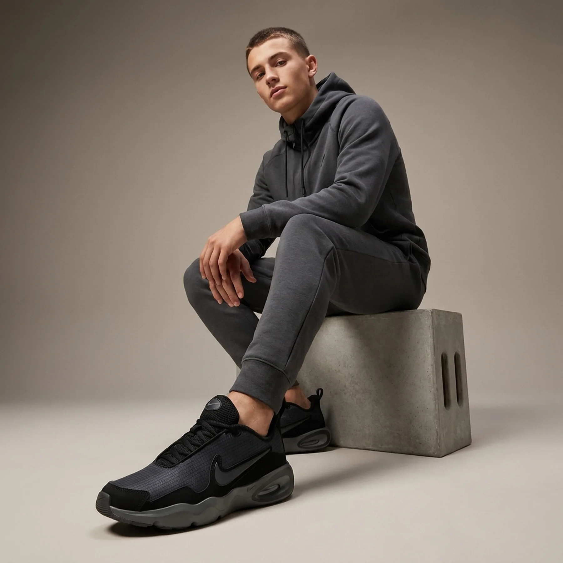Кросівки підліткові Nike Air Max Nova (FN4446-002)