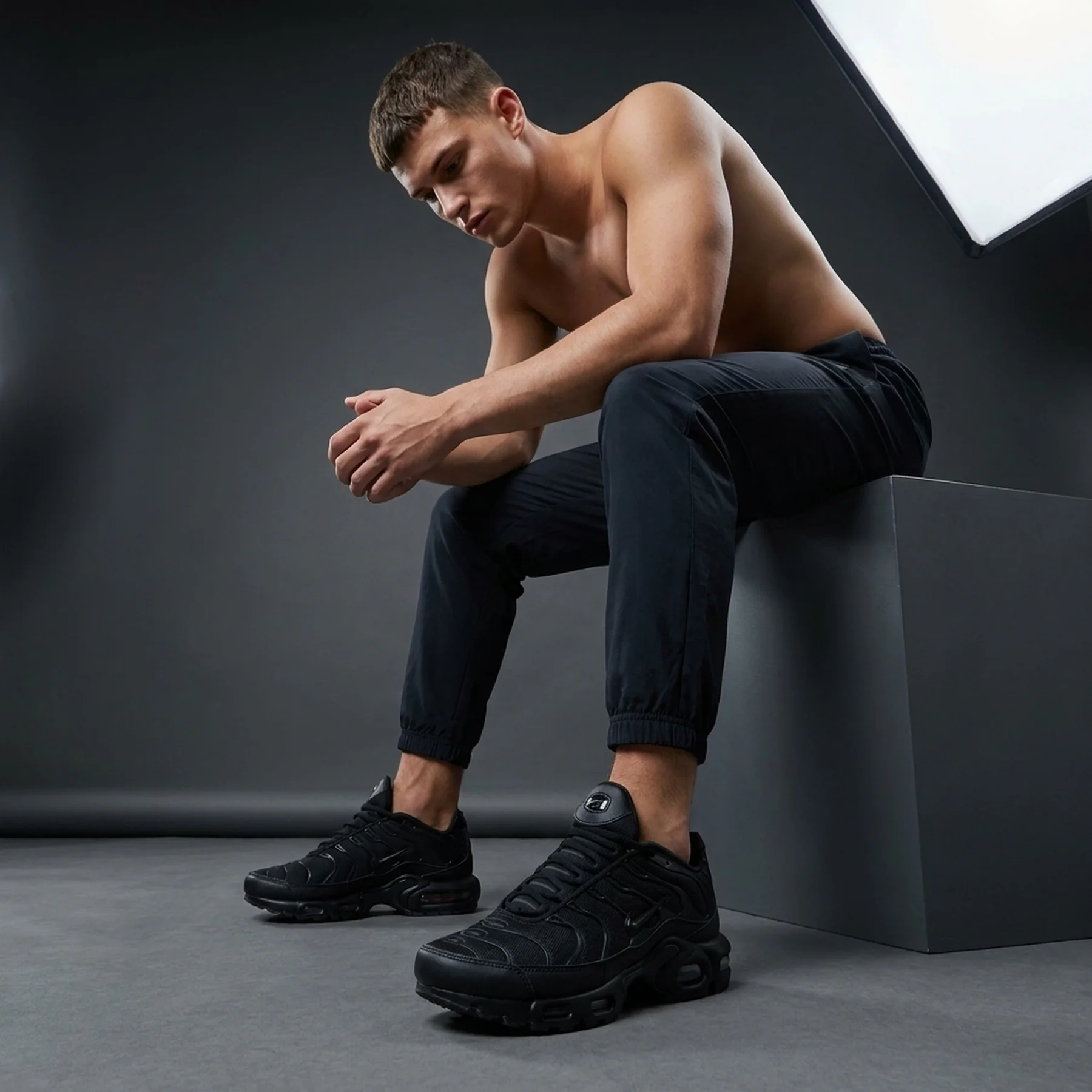 Кросівки підліткові Nike Air Max Plus Drift (FV5921-002)