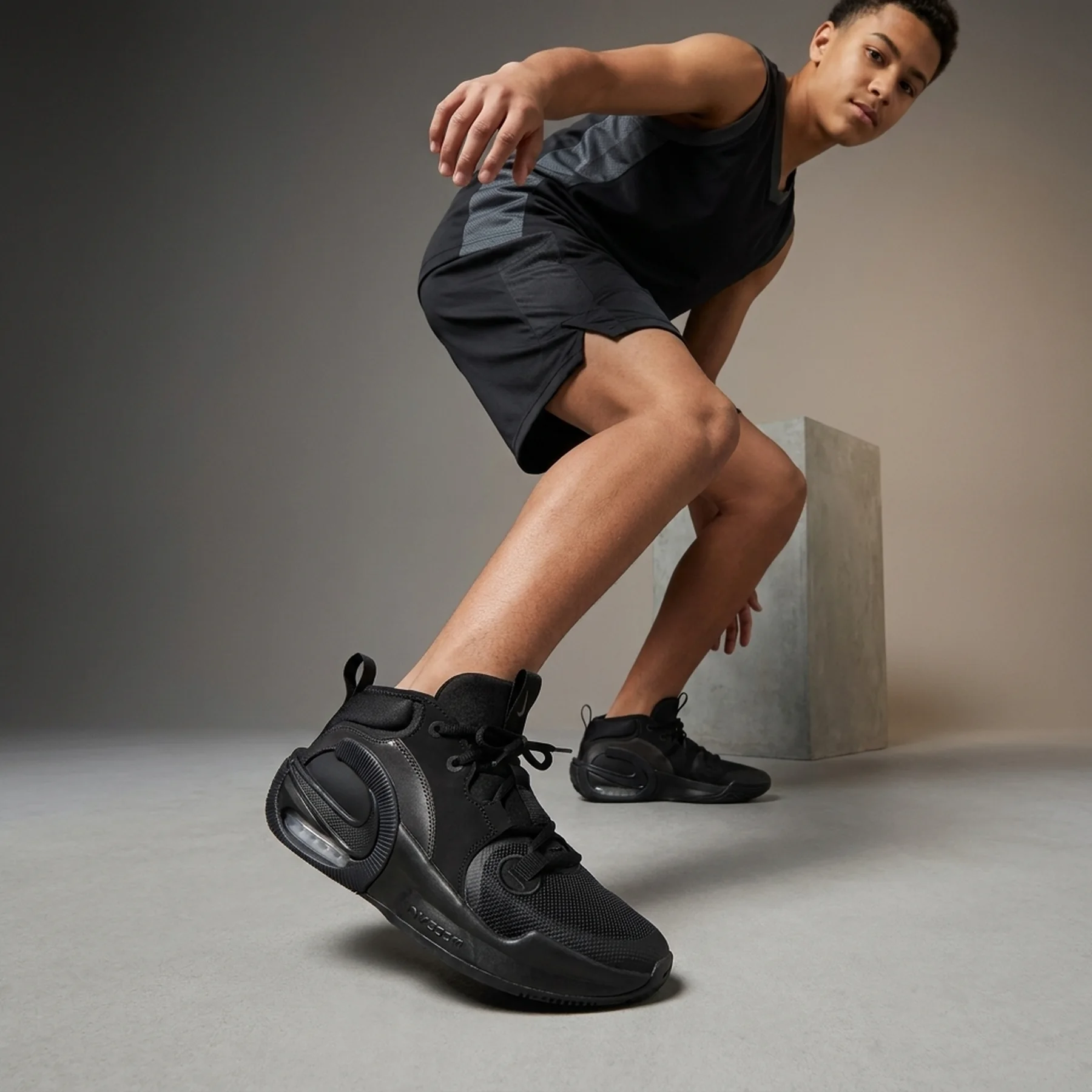 Кросівки підліткові Nike Air Zoom Crossover 2 (Gs) (FB2689-002)