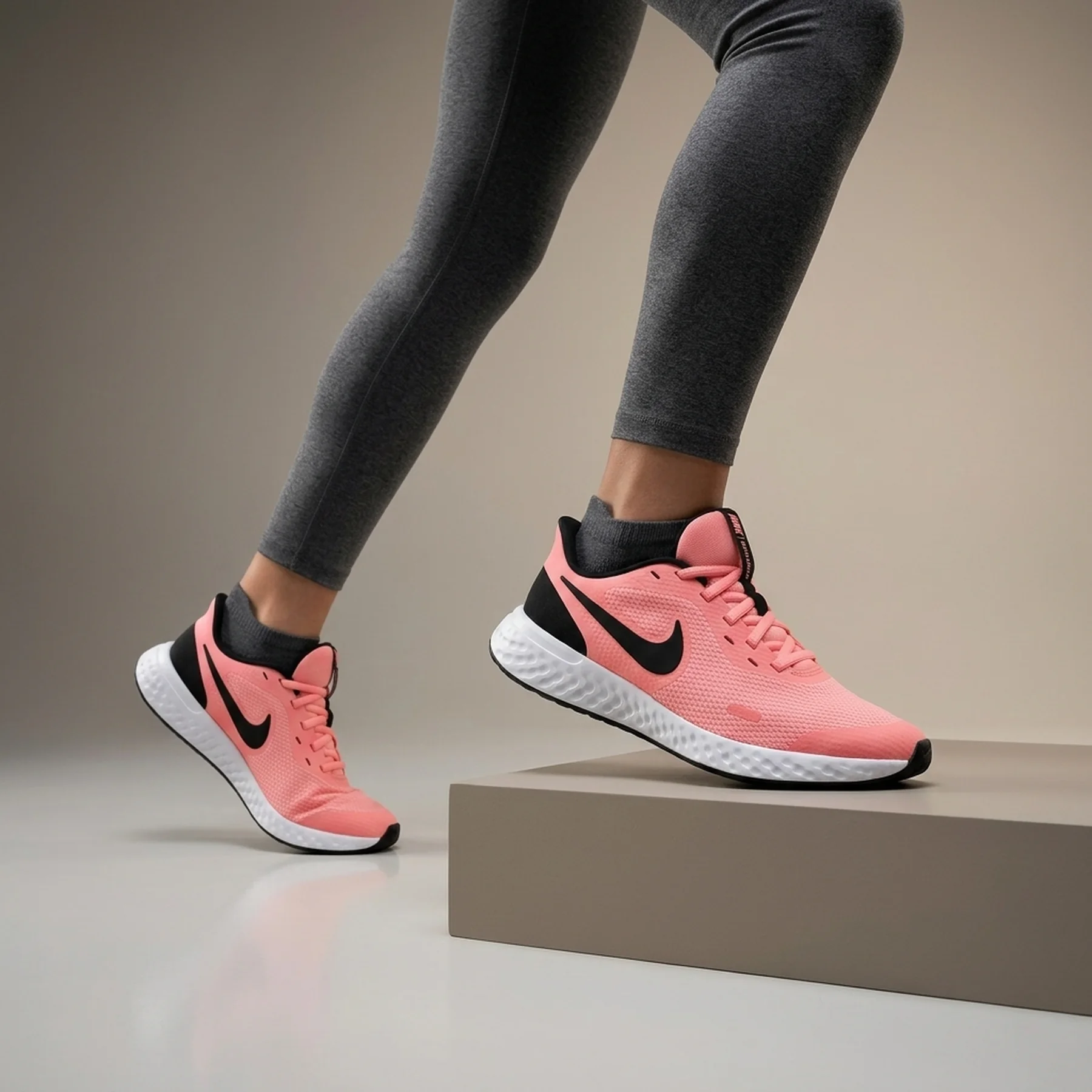 Кросівки підліткові Nike Revolution 5 Gs (BQ5671-602)