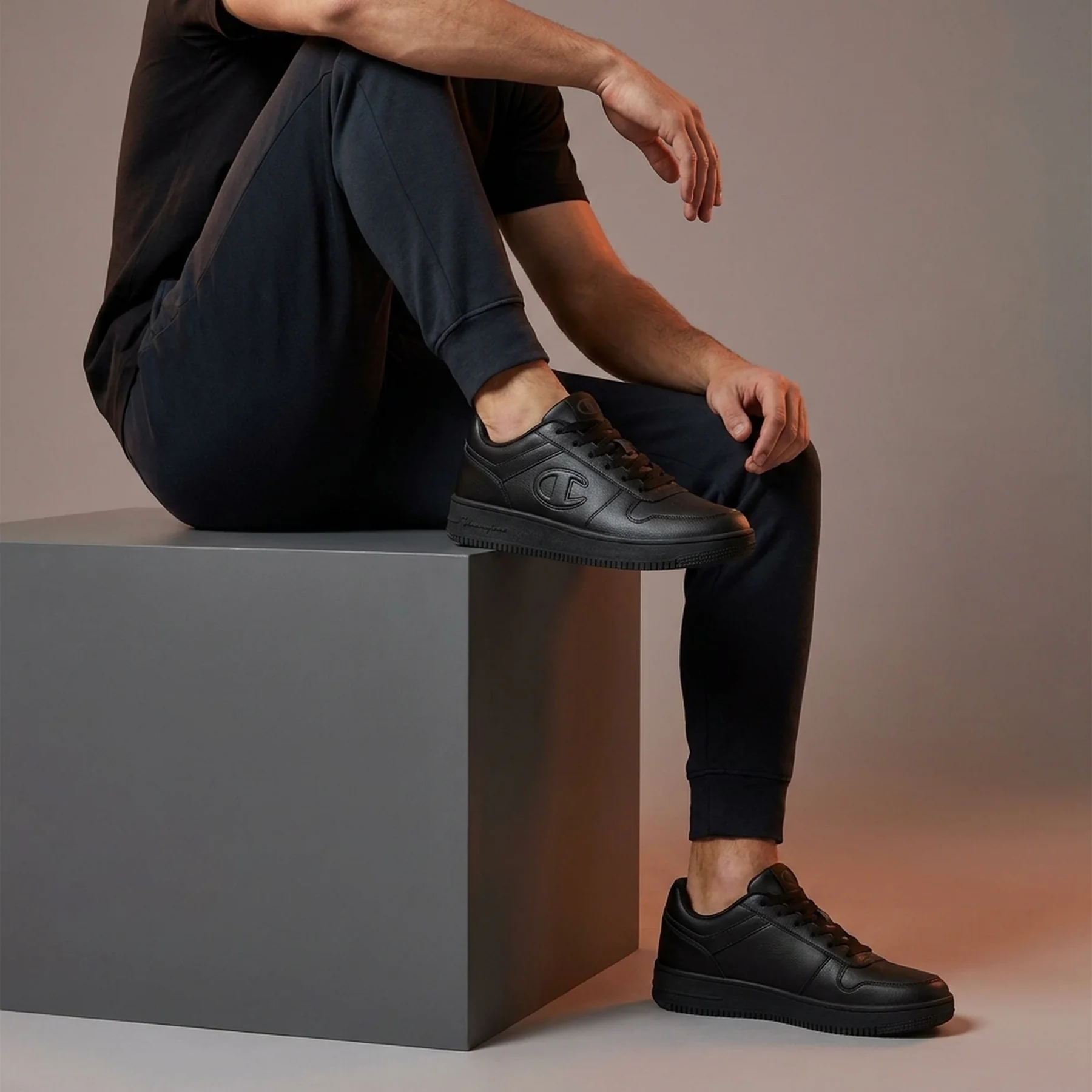 Кросівки rebound 2.0 low low cut shoe S21906-KK009 Champion 7 (40) Чорний