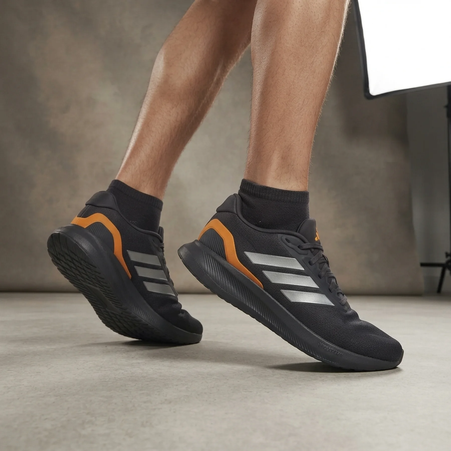 Кросівки RUNFALCON 5 JQ6979 Adidas 7,5 (41,5) Чорний