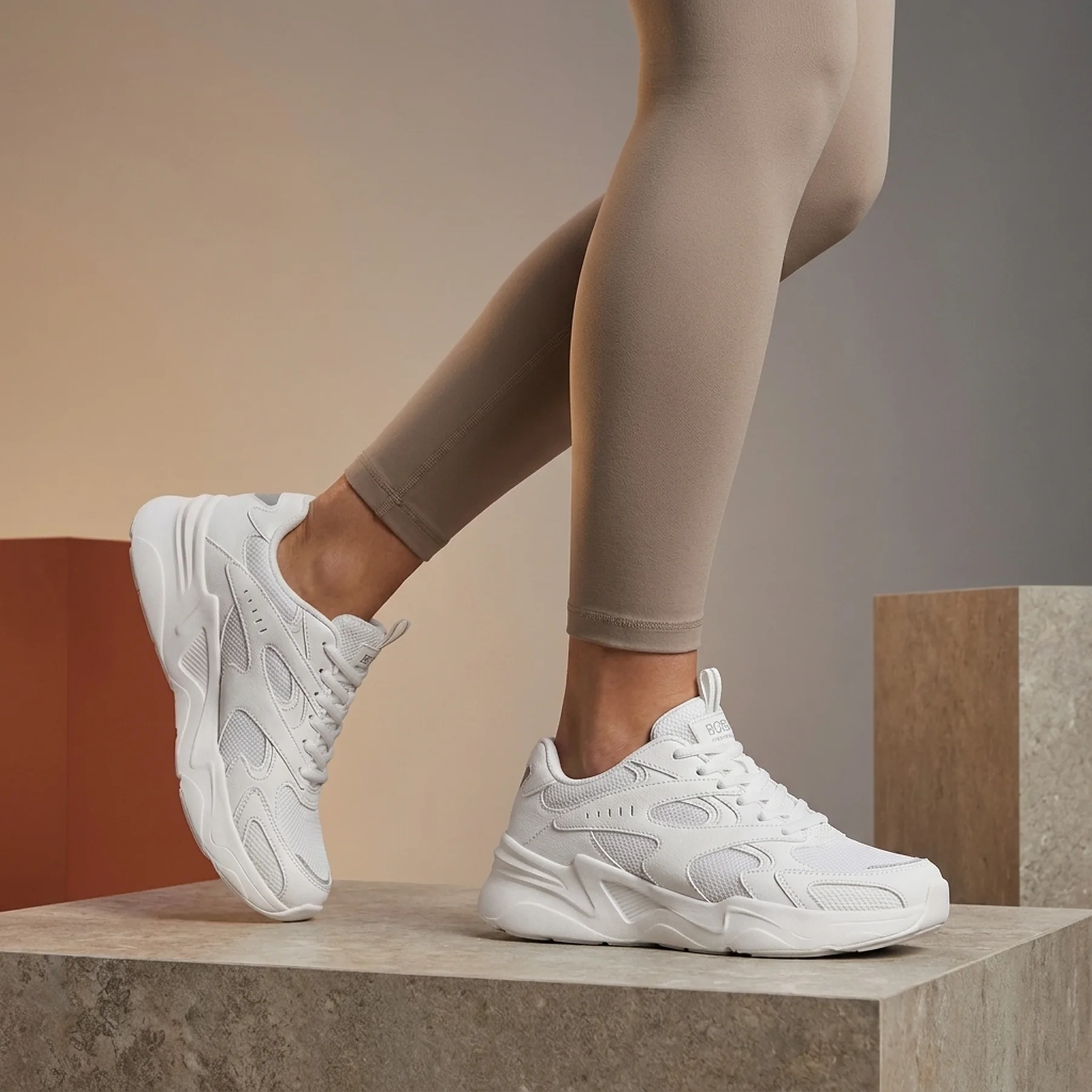 Кросівки Skechers BOBS Bamina Crystal White