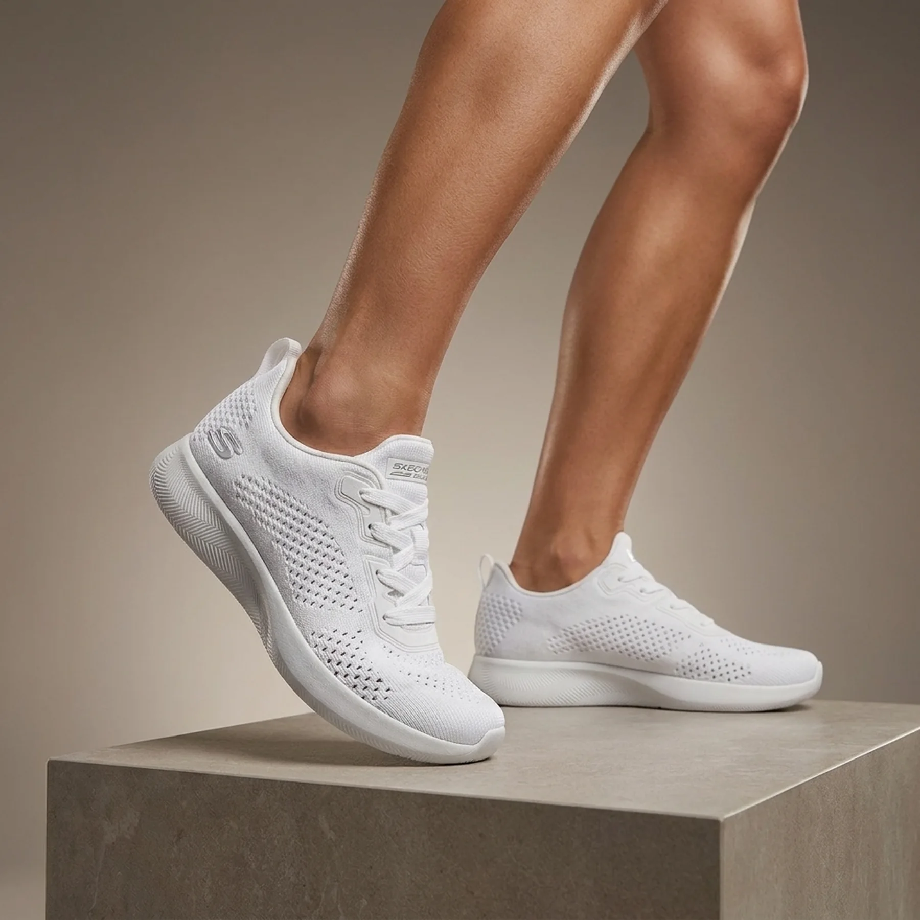 Кросівки Skechers BOBS Squad 2 White
