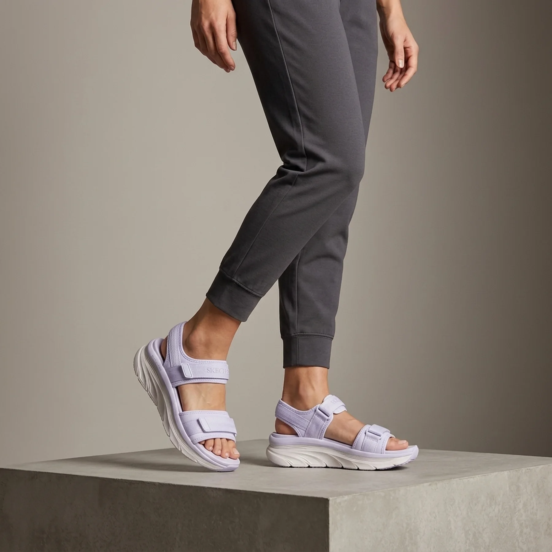 Кросівки Skechers D Lux Walker Adored Days Lavender