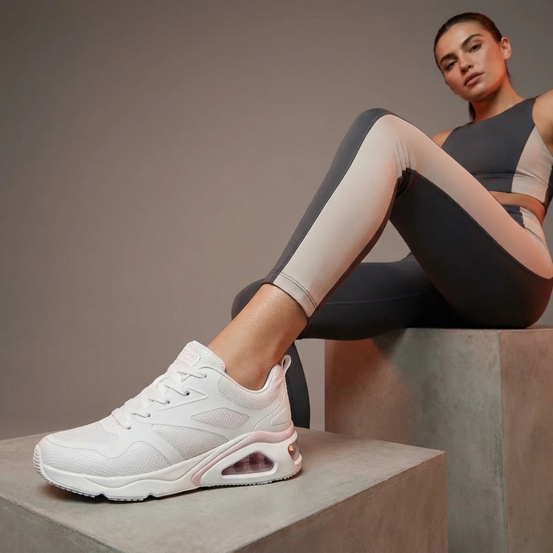Кросівки Skechers Tres Air Revolution Airy White Pink