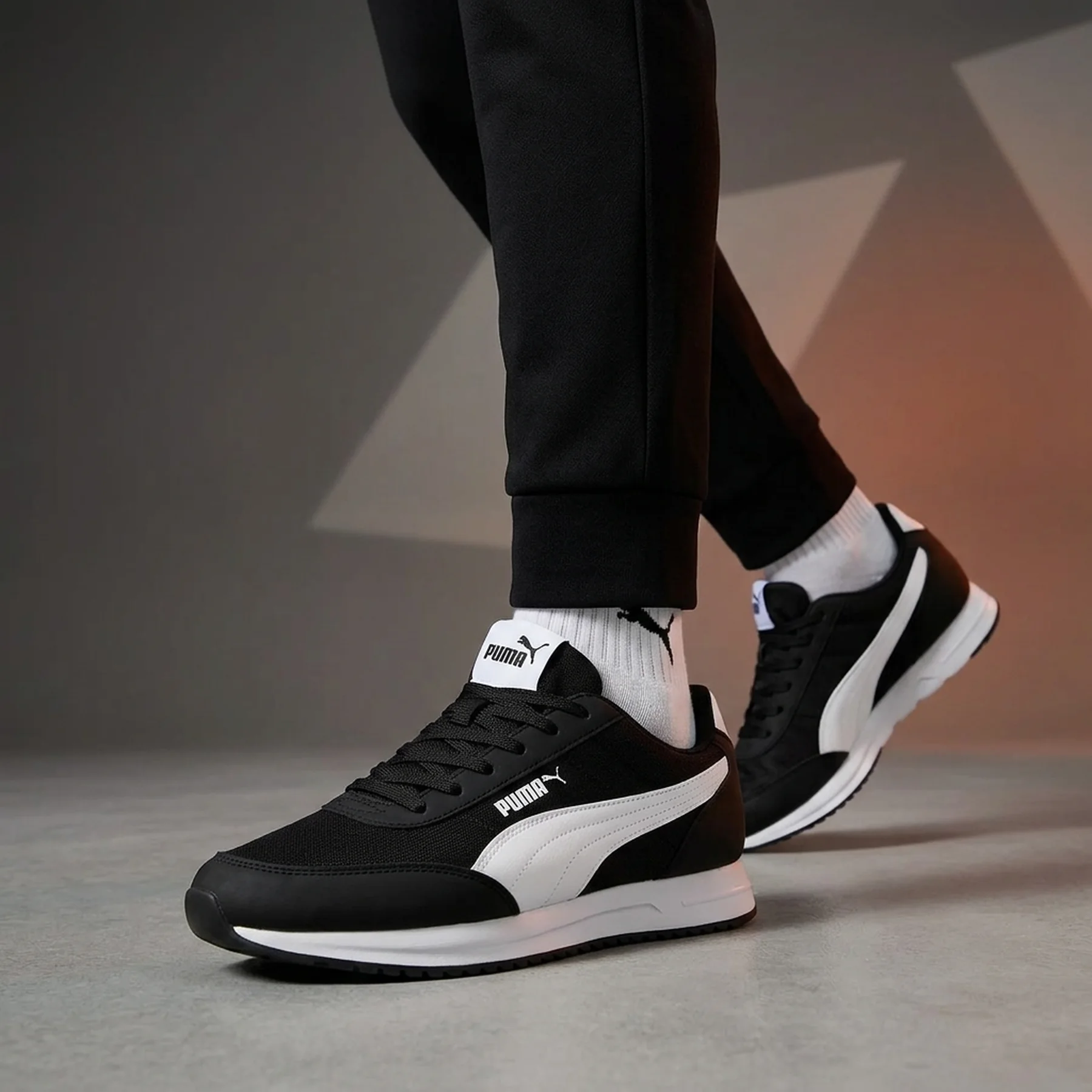 Кросівки UNI R78 Lightwind 40026701 Puma 7 (40,5) Чорний
