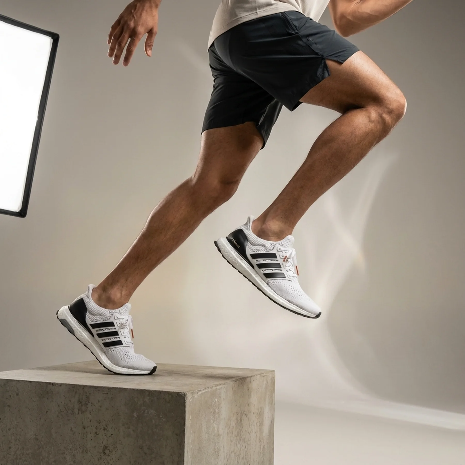 Кросівки унісекс Adidas Ultraboost 5.0 White (GX3079)
