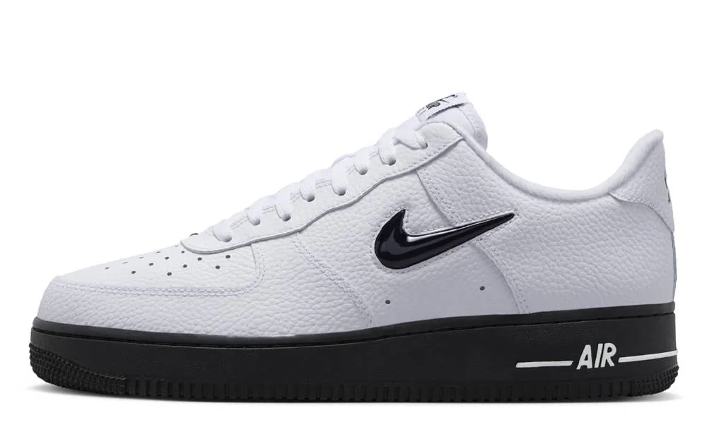 Кросівки унісекс Nike Air Force 1 07 (HQ3826-100)