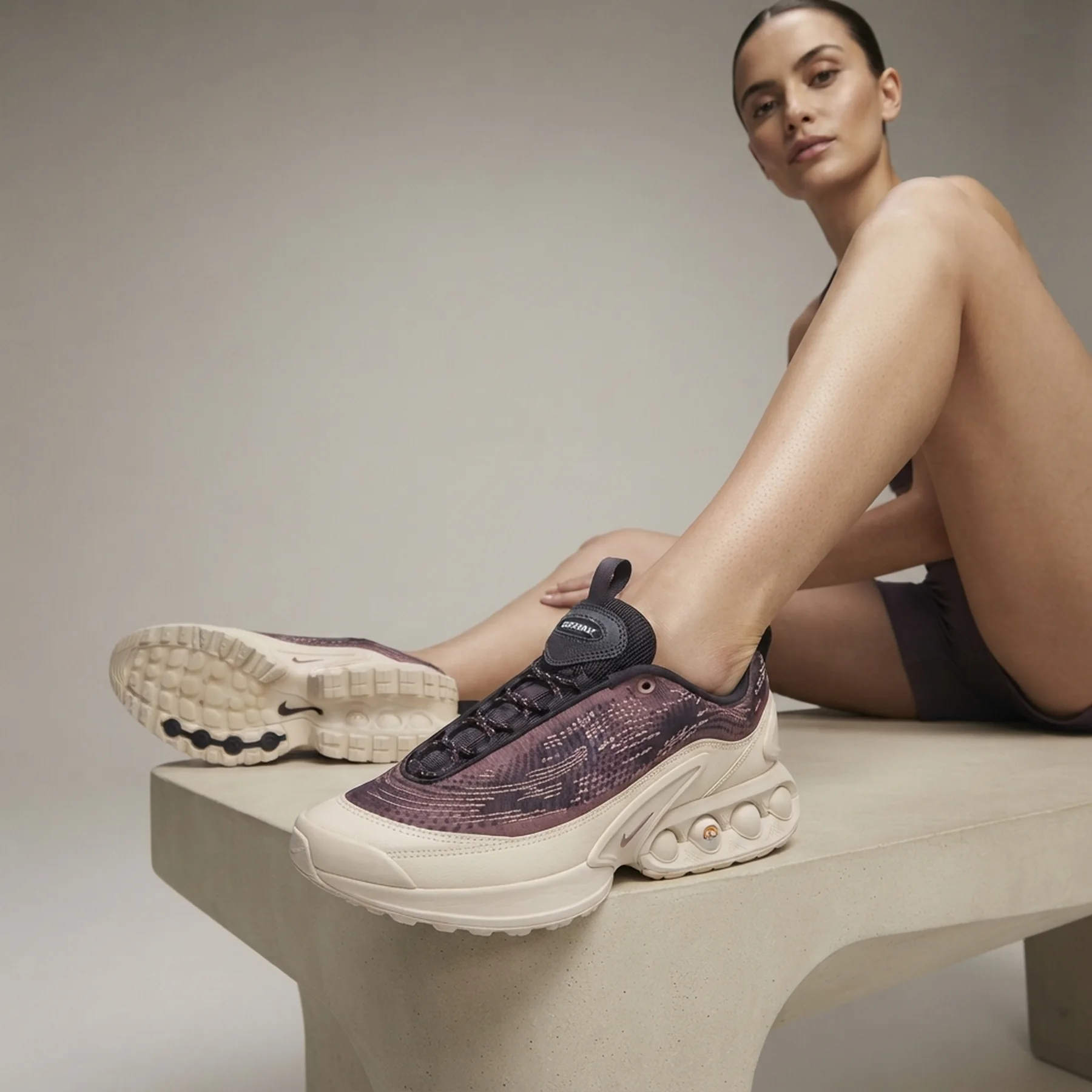 Кросівки унісекс Nike Air Max Dn Violet/Beige (HQ0912-200)