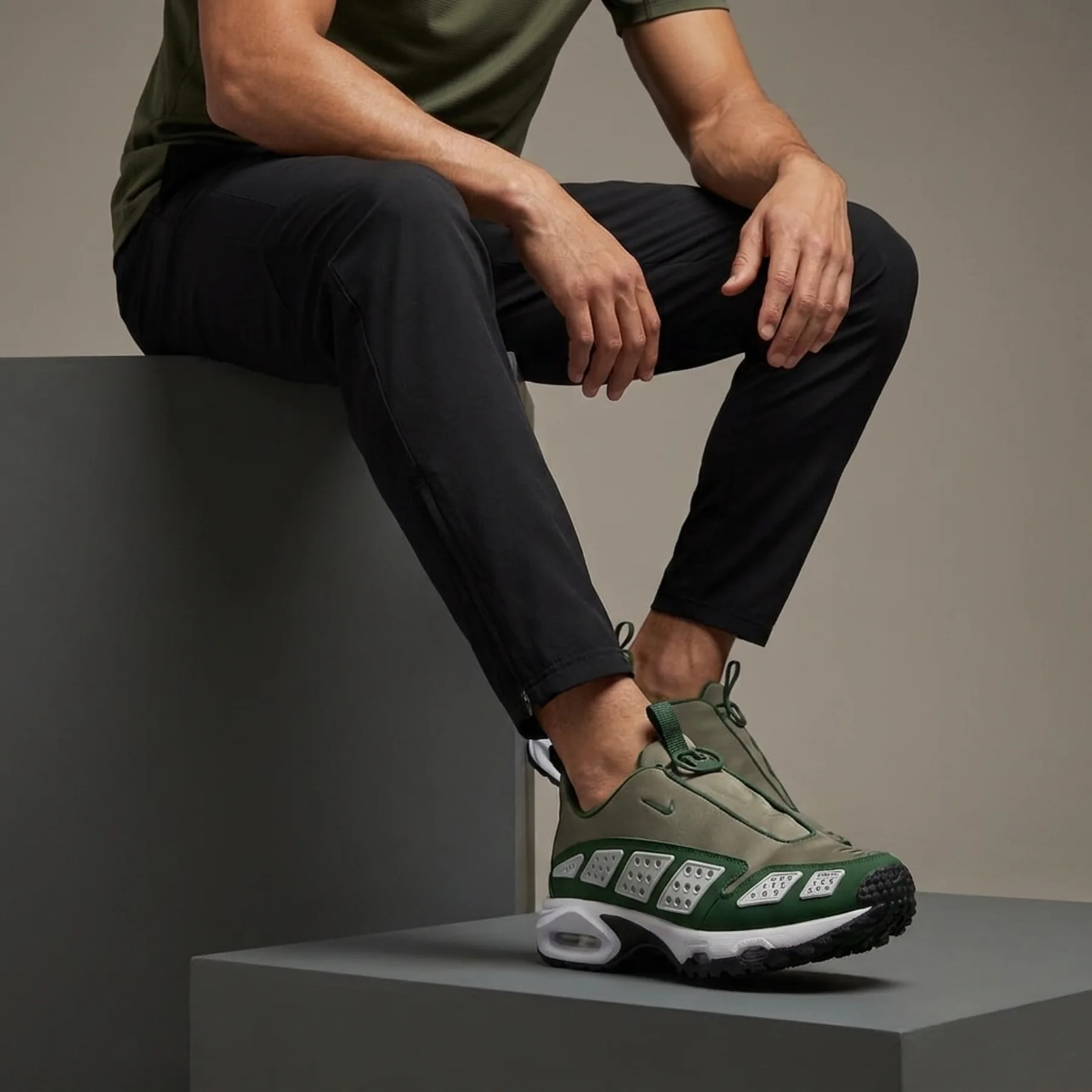 Кросівки унісекс Nike Air Max Sndr (FZ2068-300)