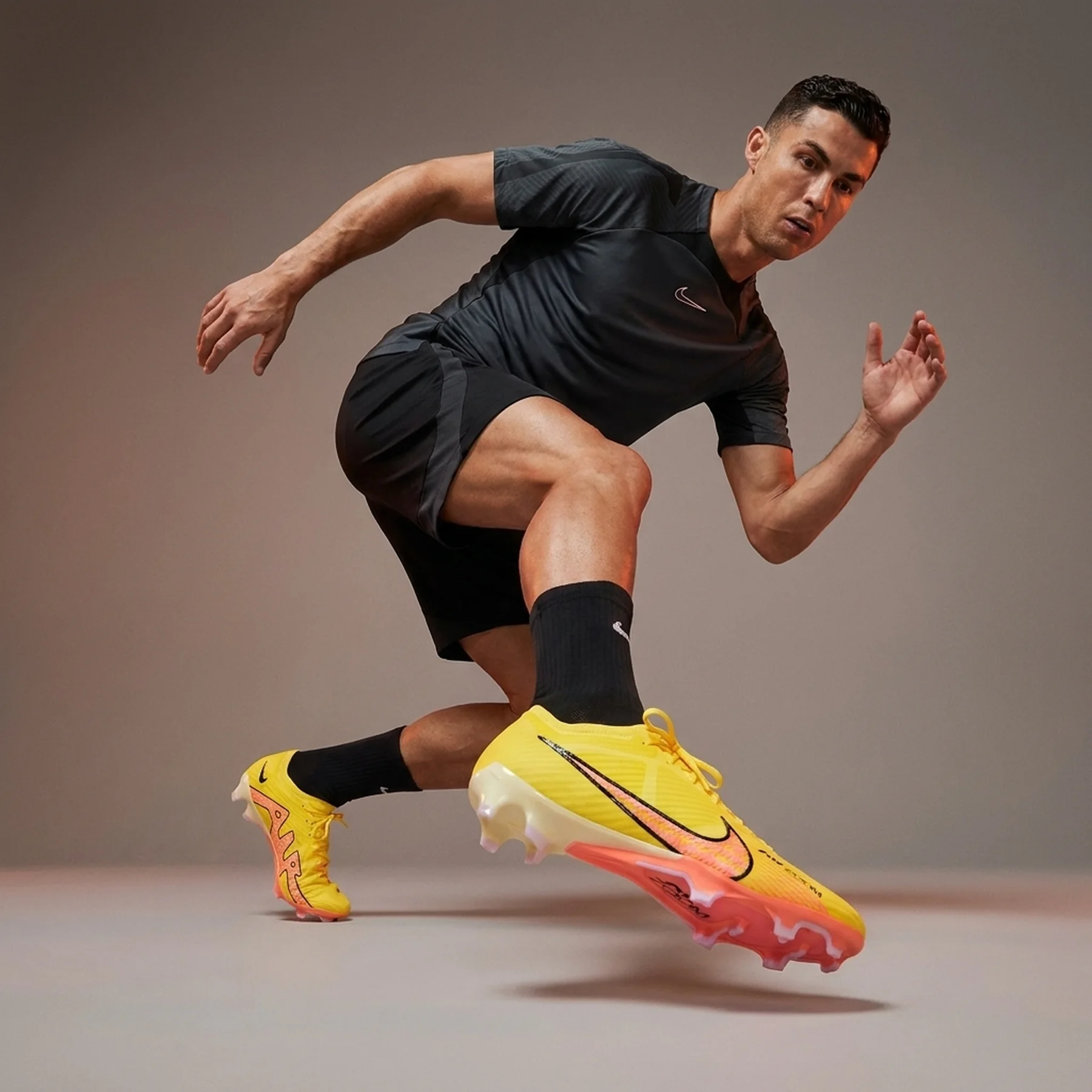 Бутси чоловічі Nike Mercurial Vapor 15 (DJ5631-040)