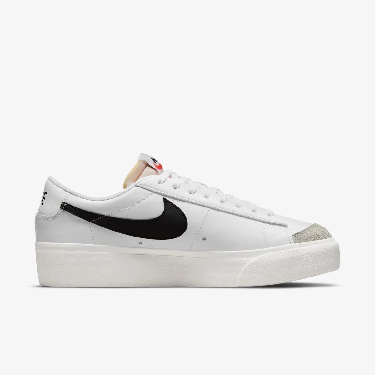 Кросівки унісекс Nike Blazer Low Platform (DJ0292-101)