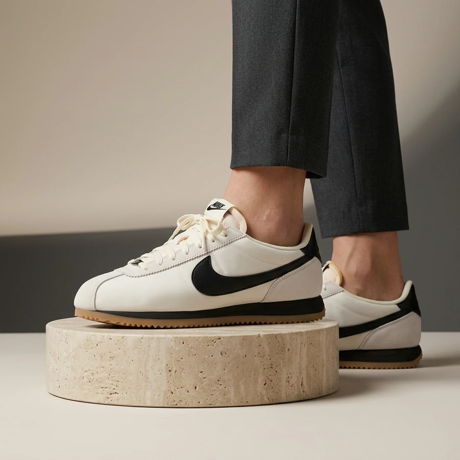 Кросівки унісекс Nike Cortez W Txt (HM9987-001)