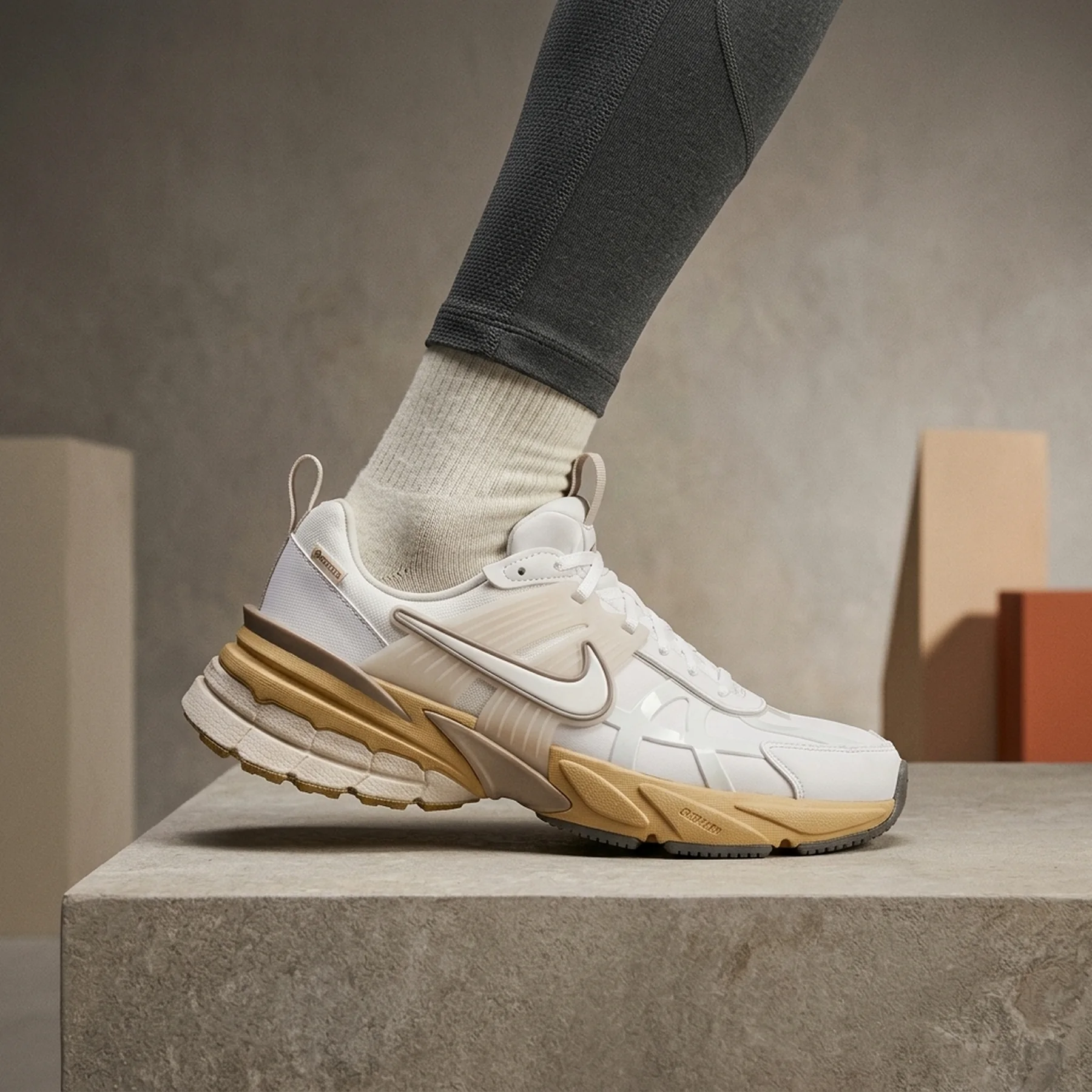 Кросівки унісекс Nike V2k Run Gore-Tex (FZ2622-100)