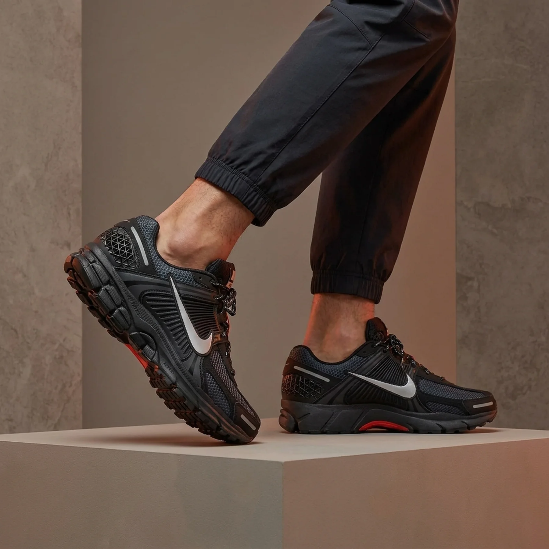 Кросівки унісекс Nike Zoom Vomero 5 (HV2527-002)